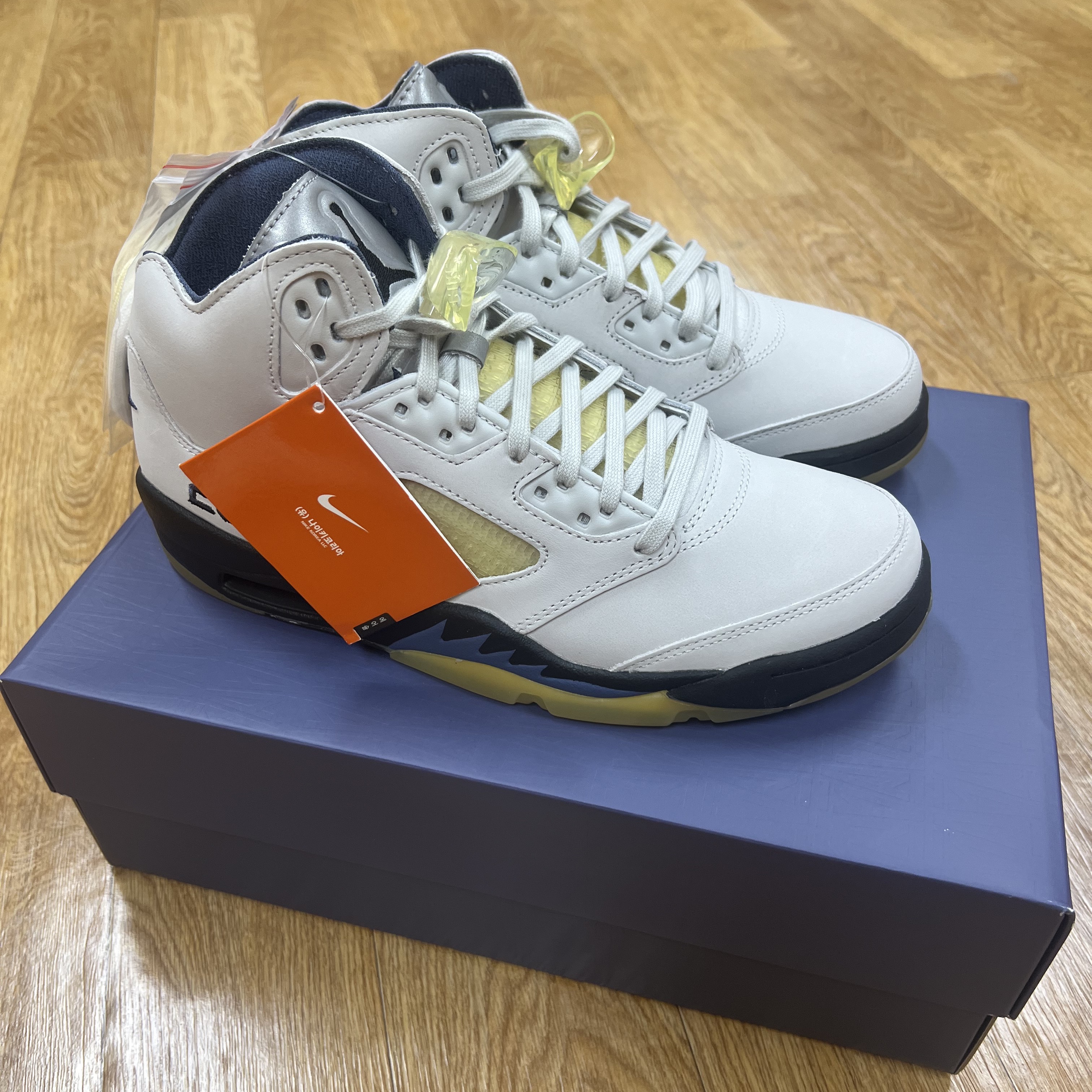 (W) Jordan 5 x A Ma Maniere Retro Dawn 착용 스타일