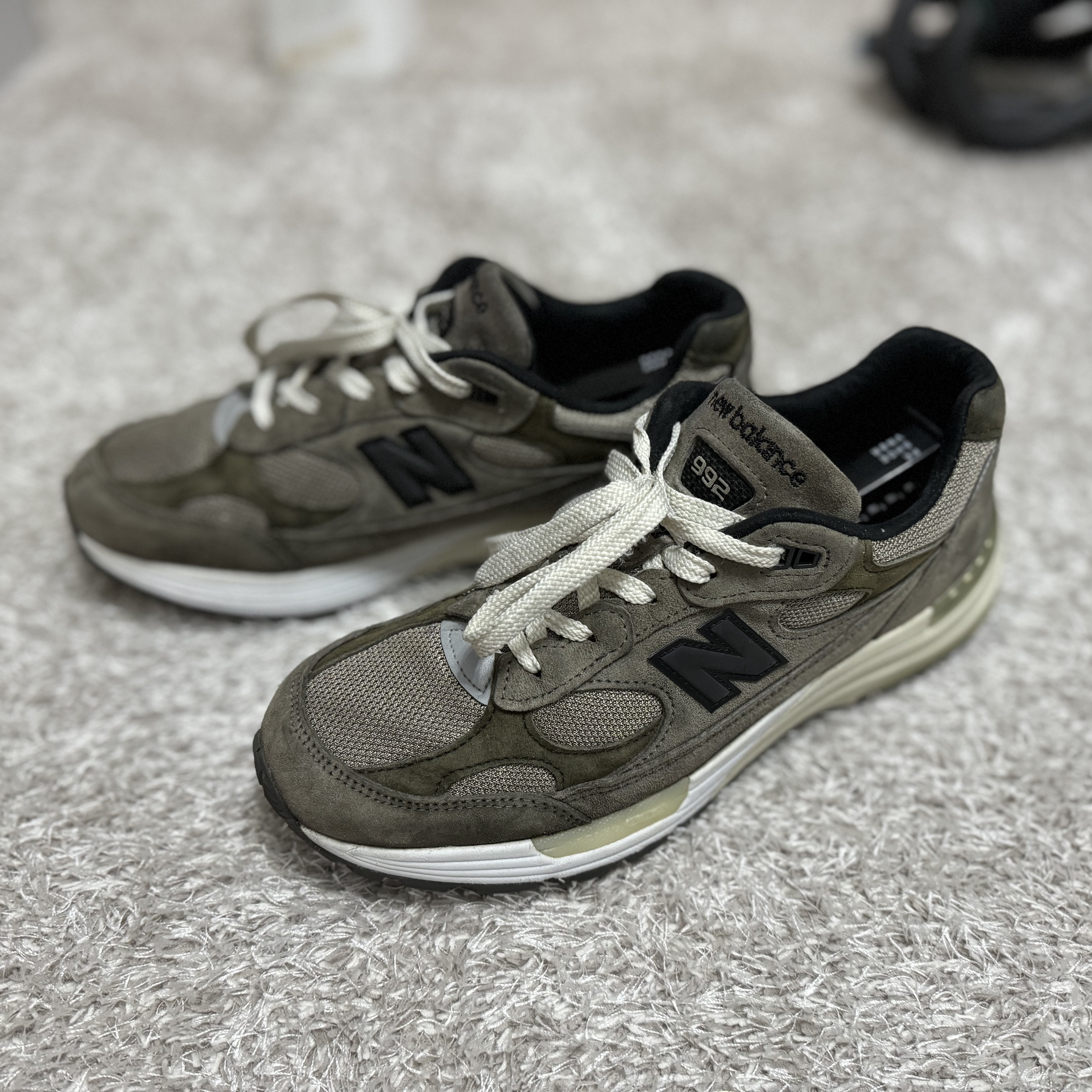 New Balance x JJJJound 992 Made in USA Grey 착용 스타일