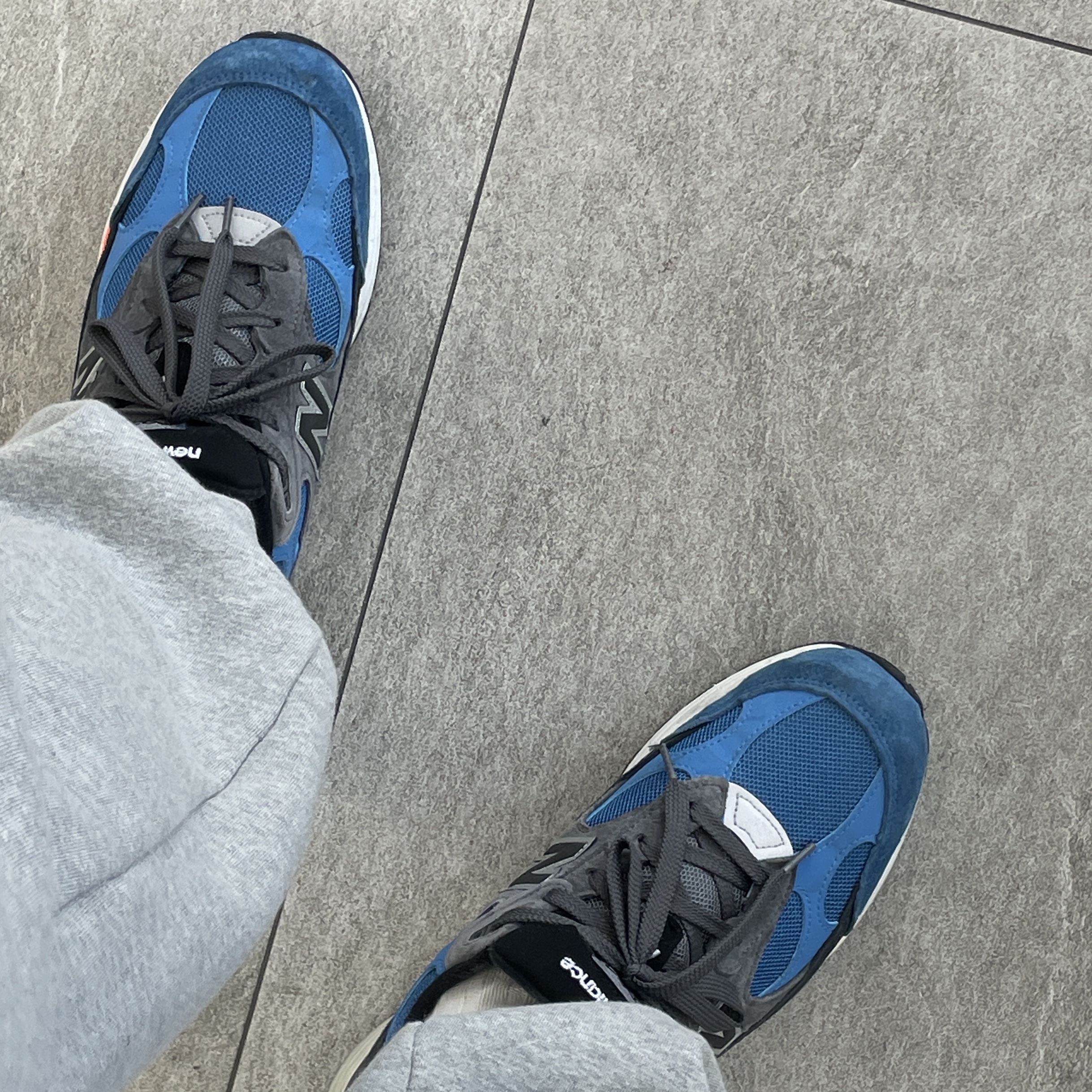 New Balance 992 Made in USA Blue Grey 착용 스타일