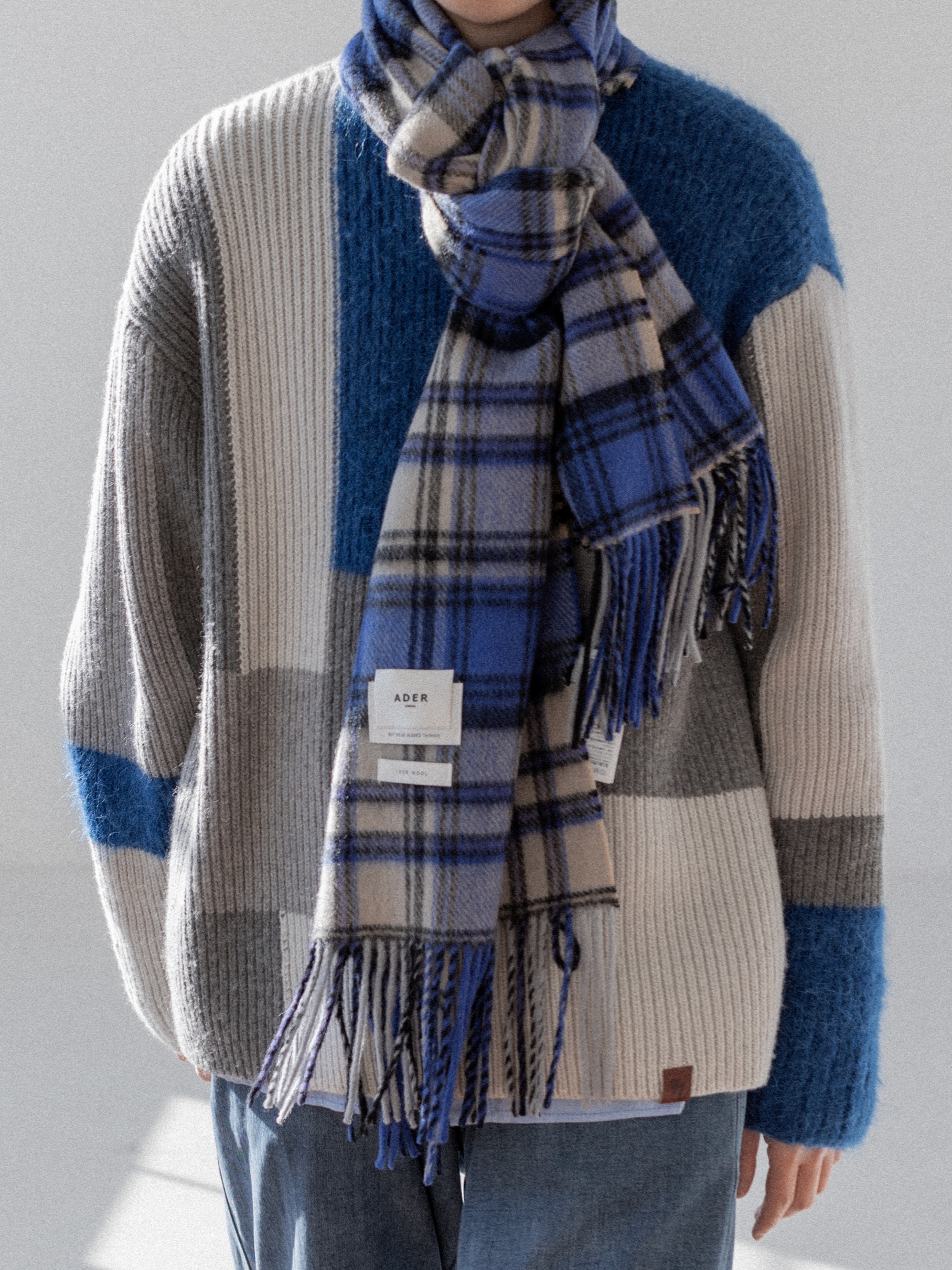Zara x Ader Error Patchwork Oversize Knit Sweater Multicolor, Ader Error Revint Plaid Muffler Z-Blue 착용 스타일 - 1
