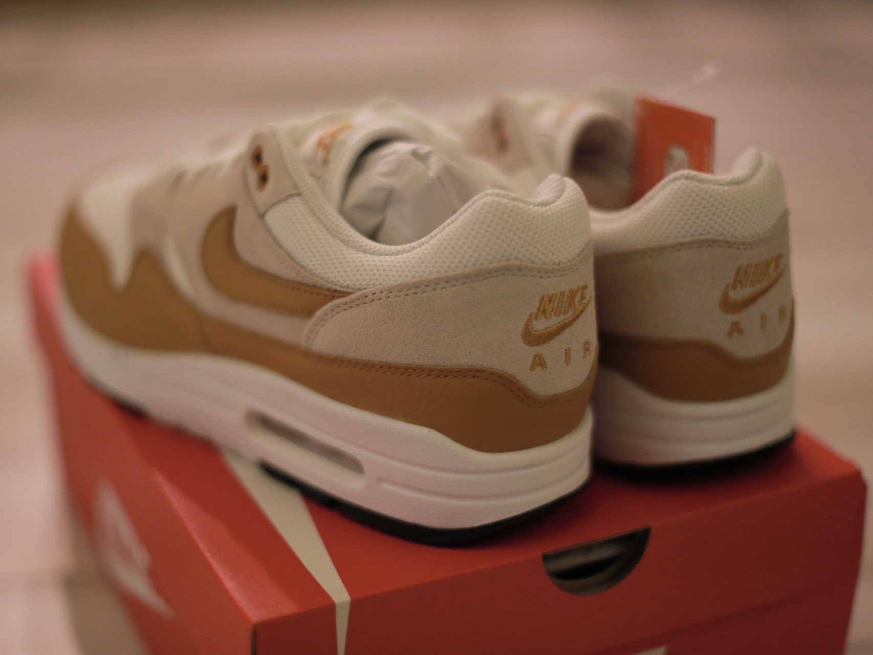 Nike Air Max 1 Bronze 착용 스타일 - 3