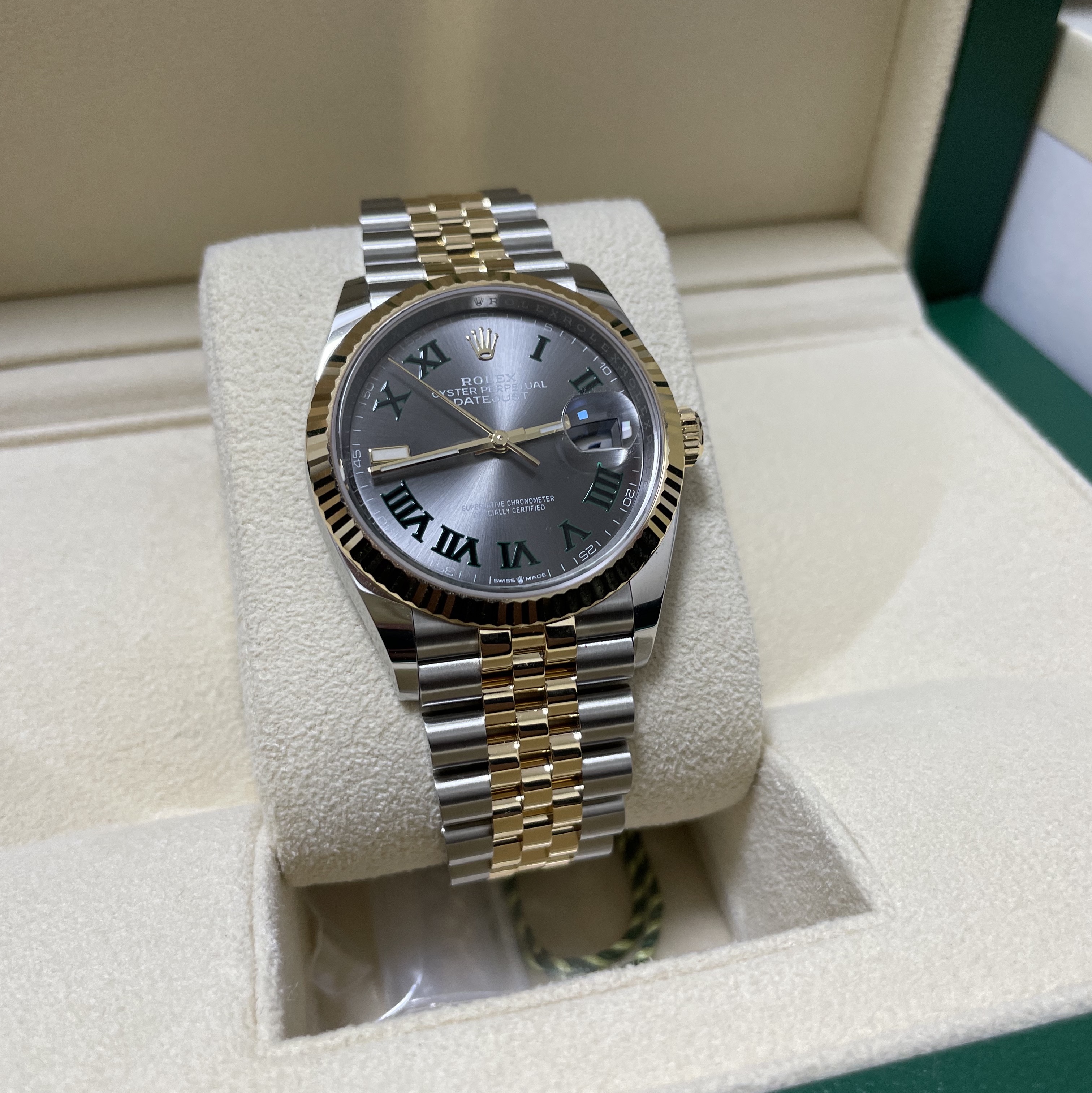 Rolex Datejust 36mm 126233 Slate Roman Jubilee 착용 스타일 - 1