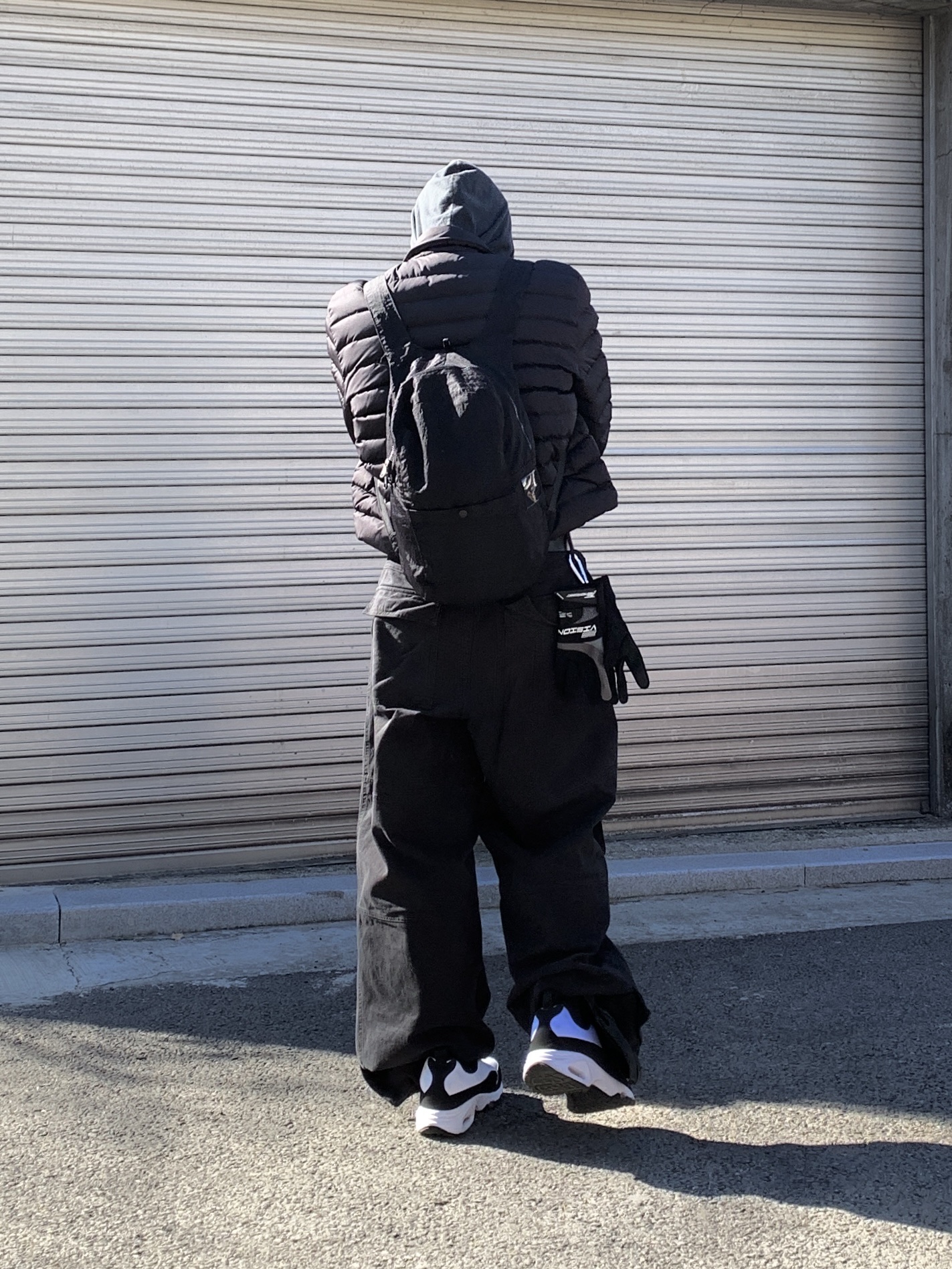 Nike x Comme des Garcons Homme Plus Air Max Sunder SP White Black, Our Legacy Slim Backpack Black Dense Liquid Nylon 착용 스타일 - 4