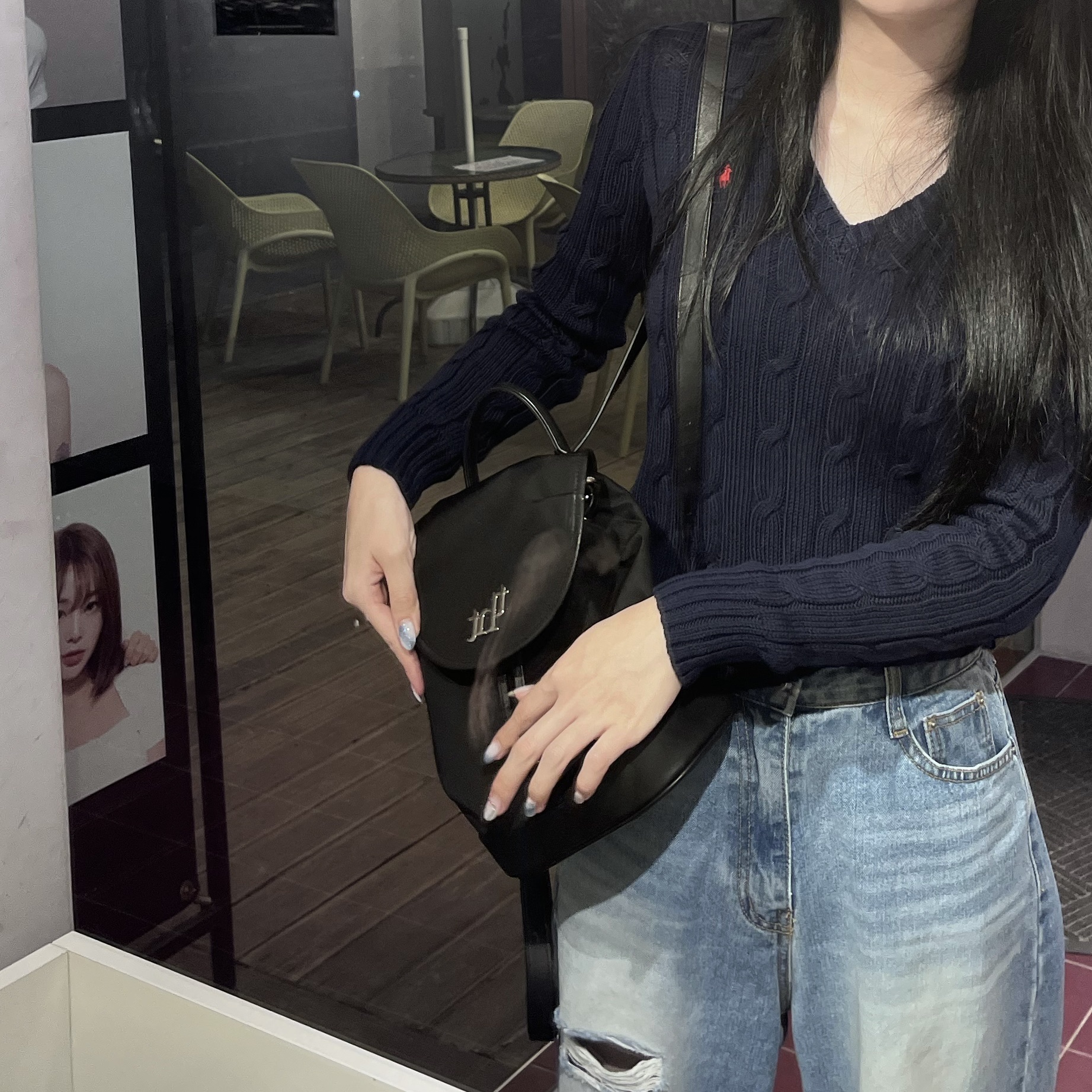 Threetimes Acorn Backpack Black 착용 스타일