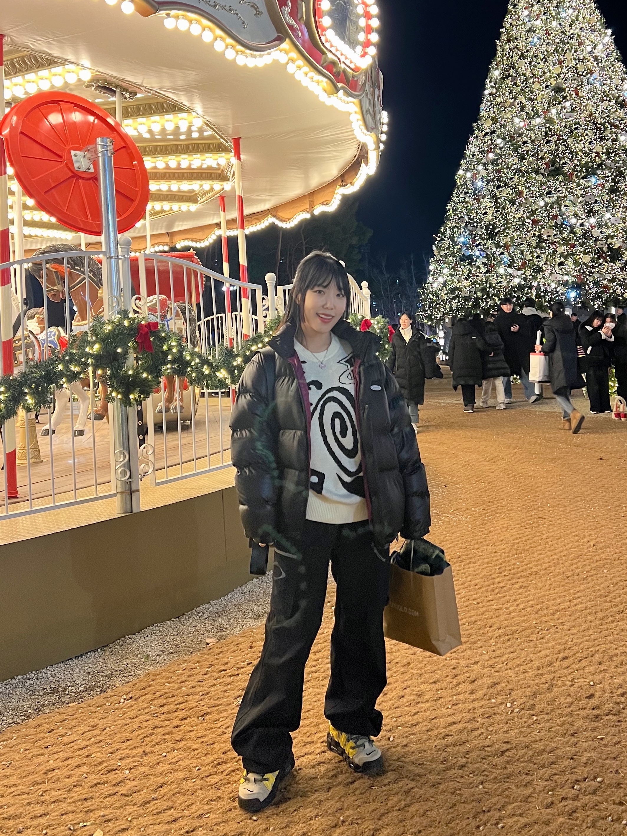 Nike x Stussy NRG LS Knit Sweater Fossil (DR2893-238), (W) Mischief Drawstring Pants Black 착용 스타일 - 2