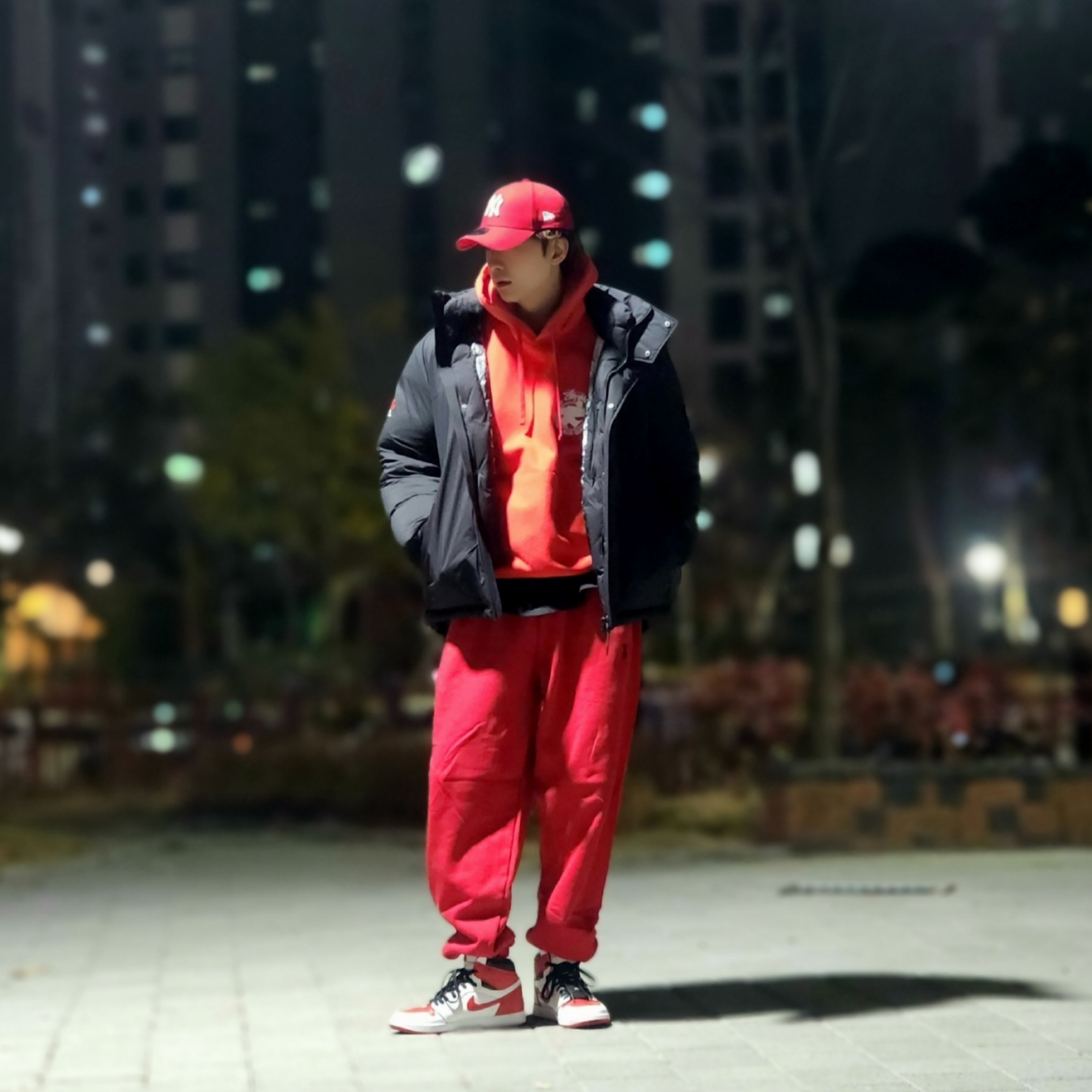 Stussy Beach Roots Hoodie Red, (GS) Jordan 1 Retro High OG Heritage 착용 스타일 - 6