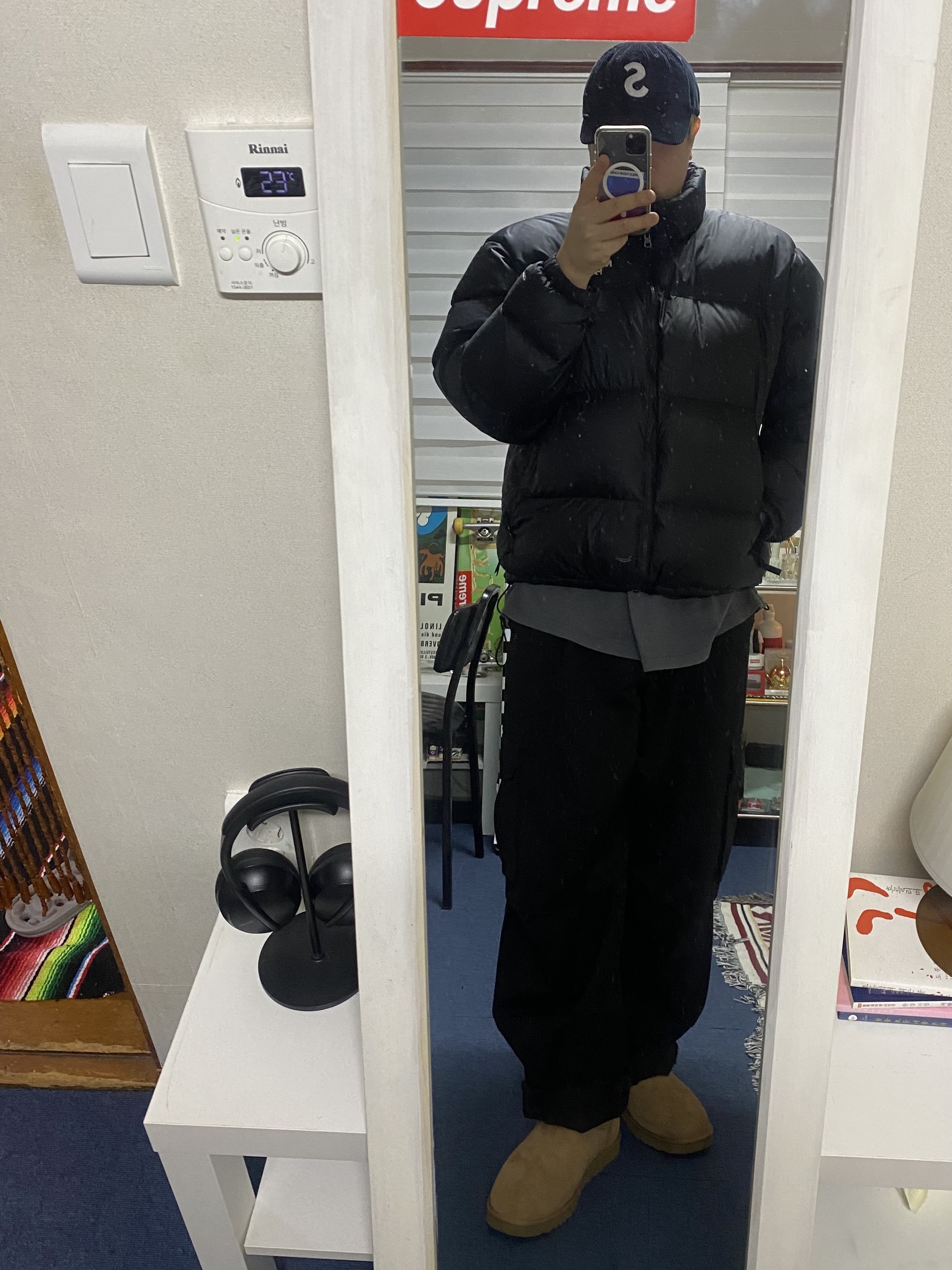 UGG Classic Short Boots Chestnut, Supreme Corduroy S Logo 6-Panel Black - 23FW 착용 스타일 - 2