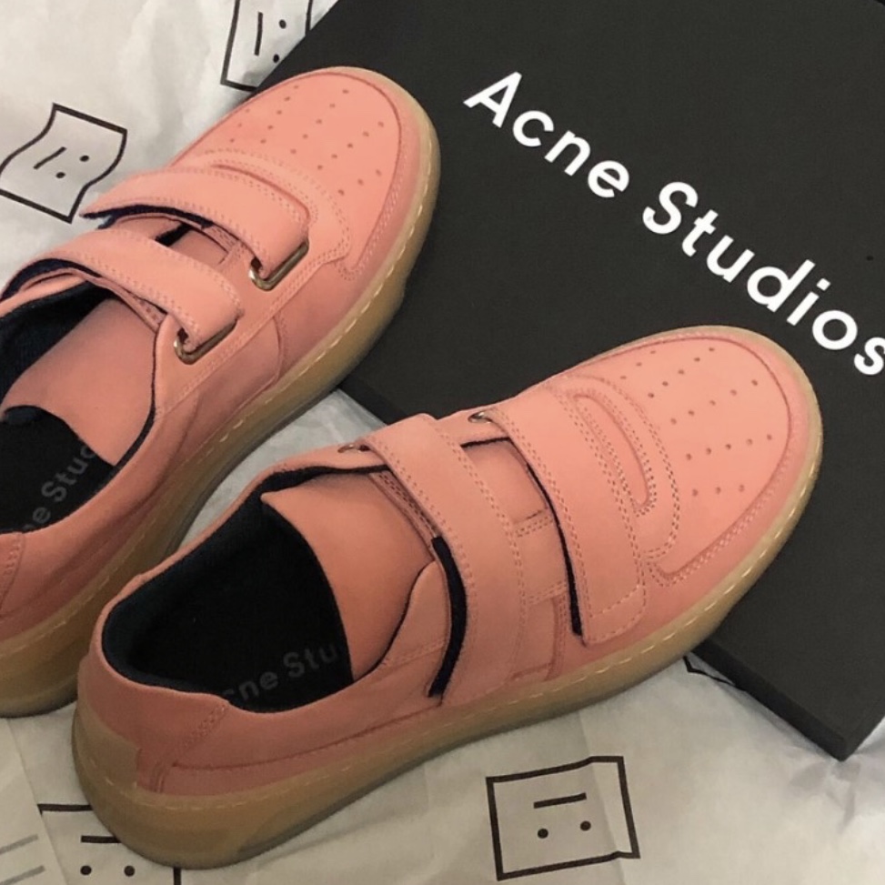 (W) Acne Studios Steffey Nubuk Velcro Strap Sneakers Dusty Pink 착용 스타일 - 3