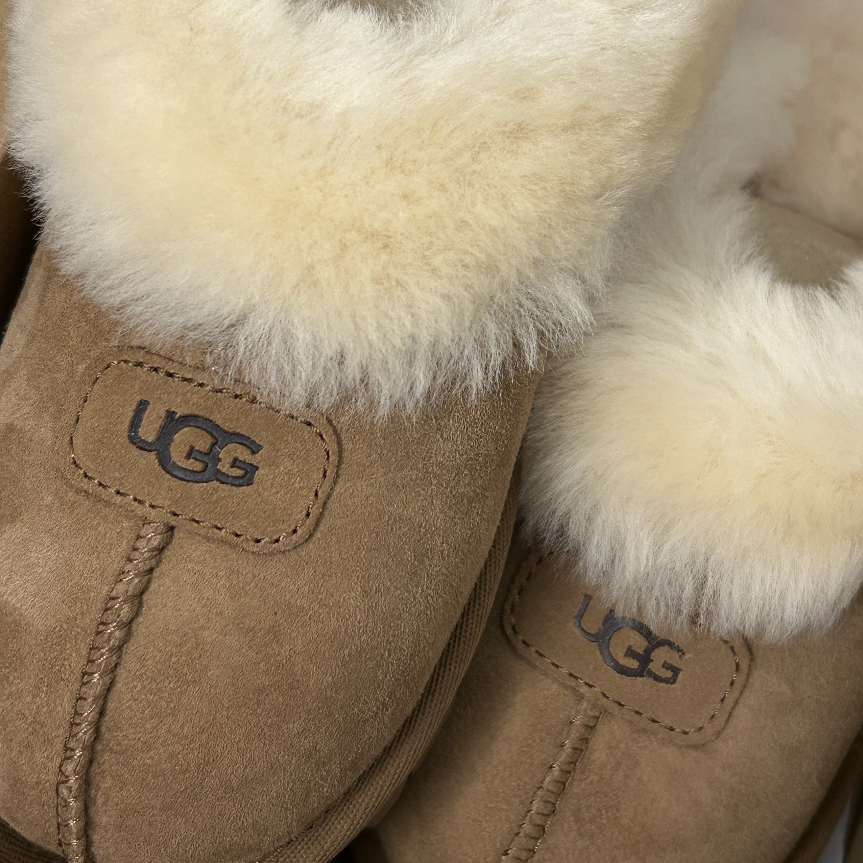 (W) UGG Coquette Slipper Chestnut 착용 스타일