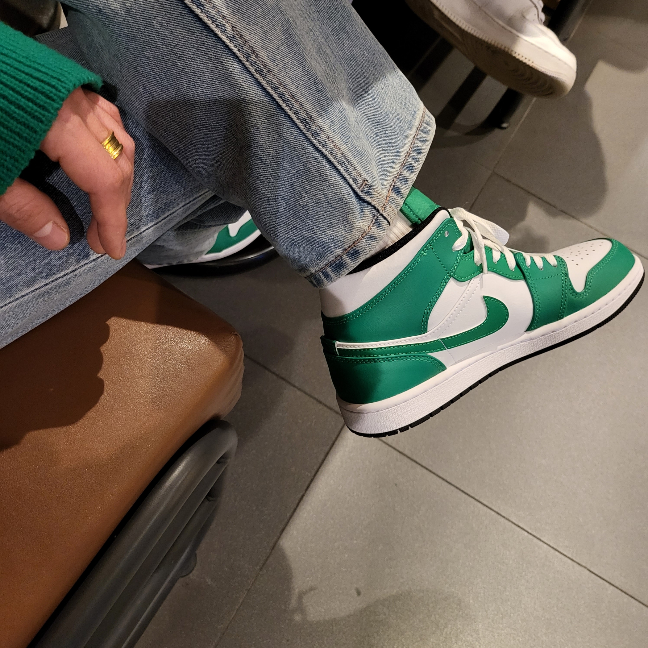 Jordan 1 Mid Lucky Green 착용 스타일