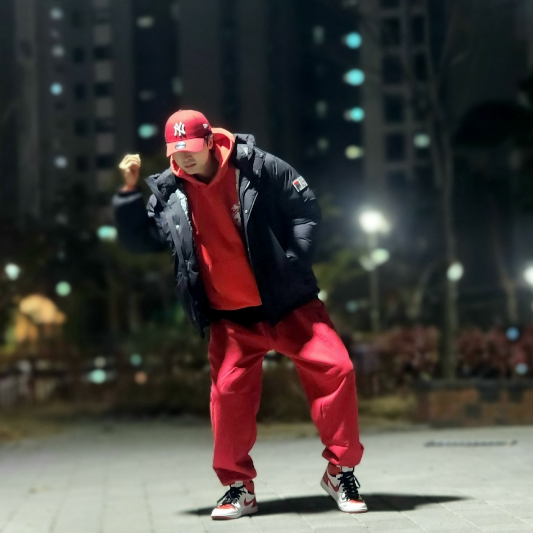 Stussy Beach Roots Hoodie Red, (GS) Jordan 1 Retro High OG Heritage 착용 스타일 - 5