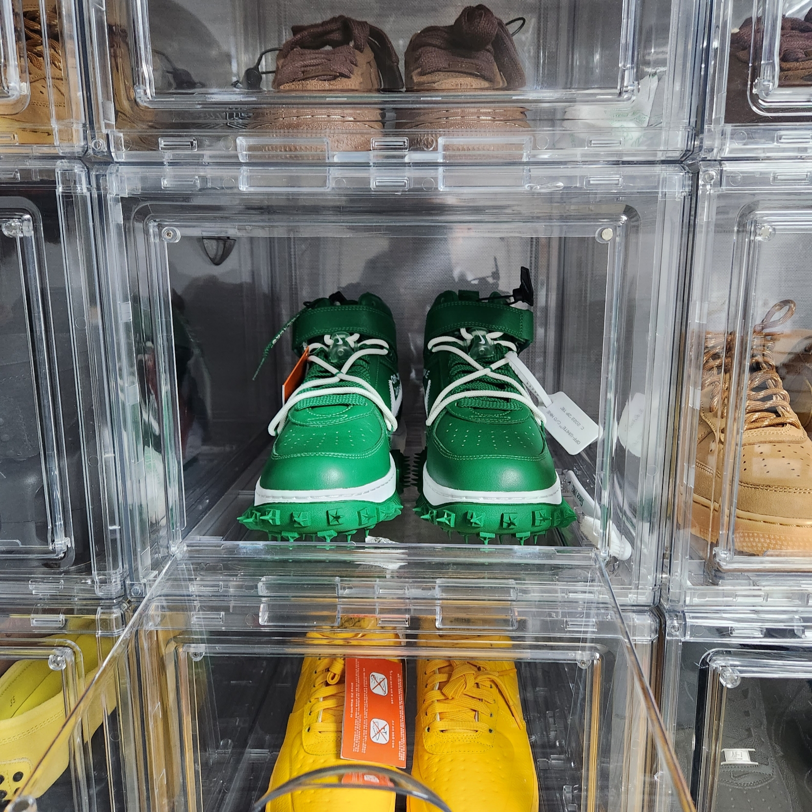 Nike x Off-White Air Force 1 Mid SP Leather Pine Green 착용 스타일