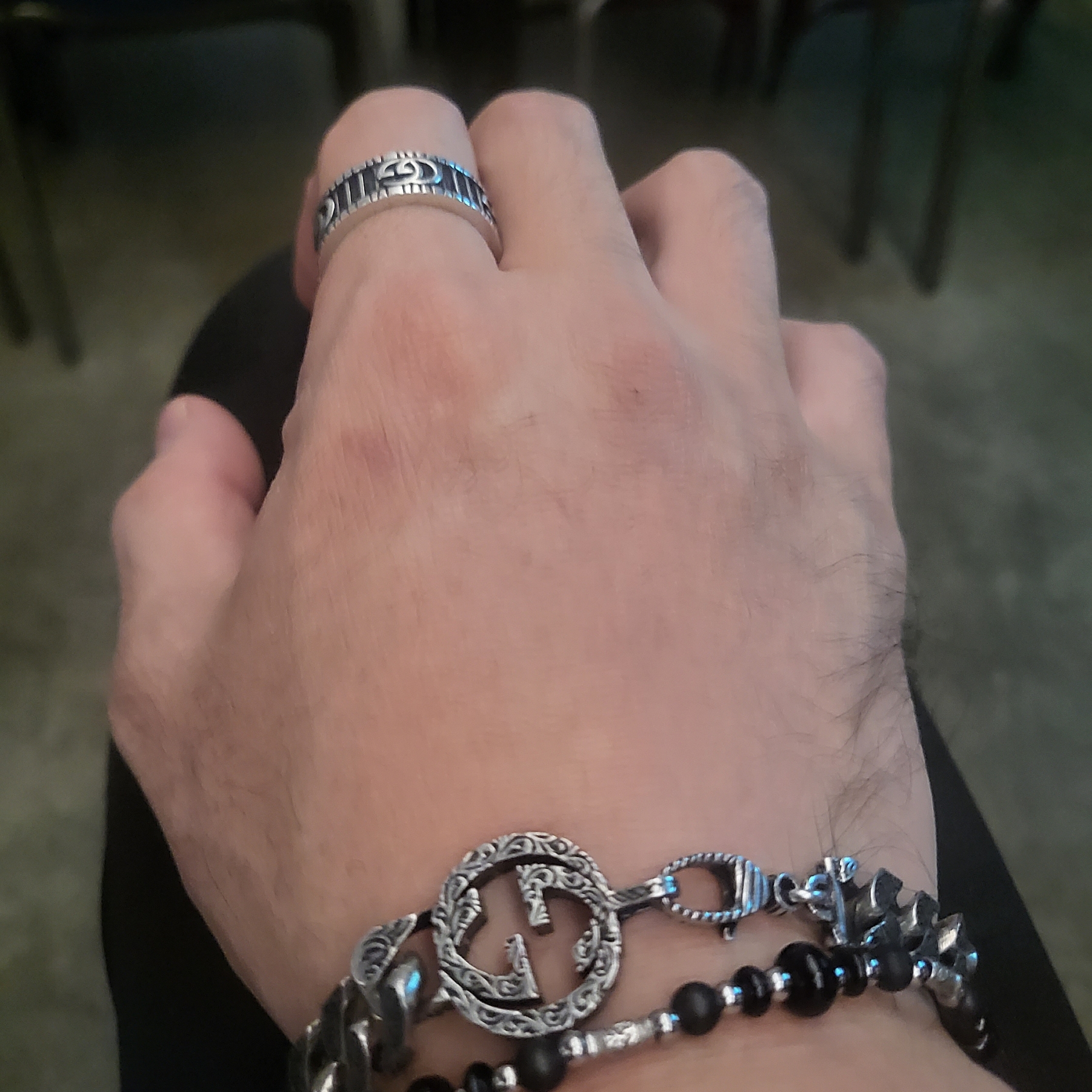 Gucci Interlocking G Chain Bracelet In Silver Silver, Scudo Garden Karen Beads Bracelet Black 착용 스타일 - 2