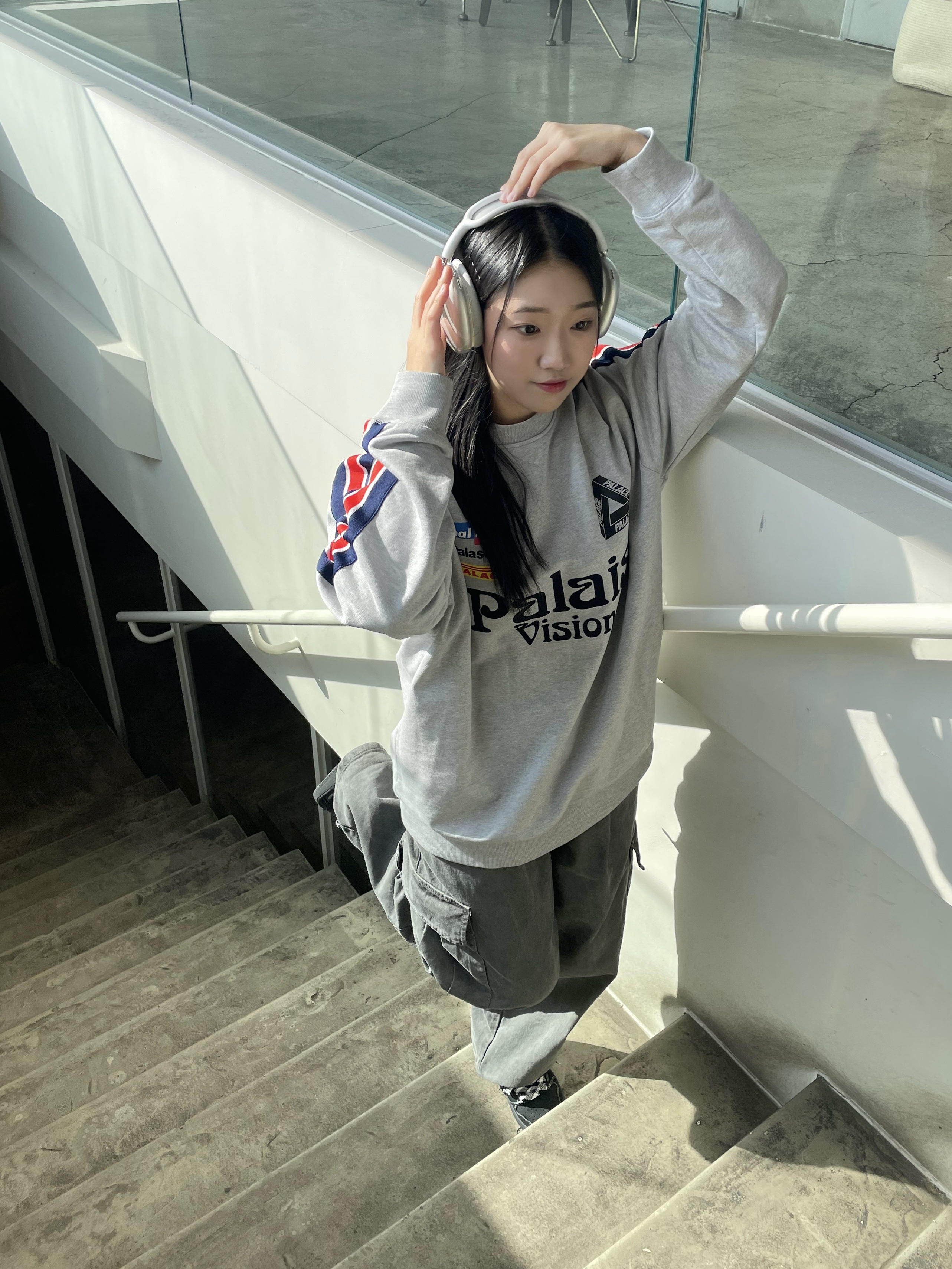 Palace Flag Stripe Crew Grey Marl - 22SS, Apple AirPods Max Lightning Silver (Korean Ver.) 착용 스타일