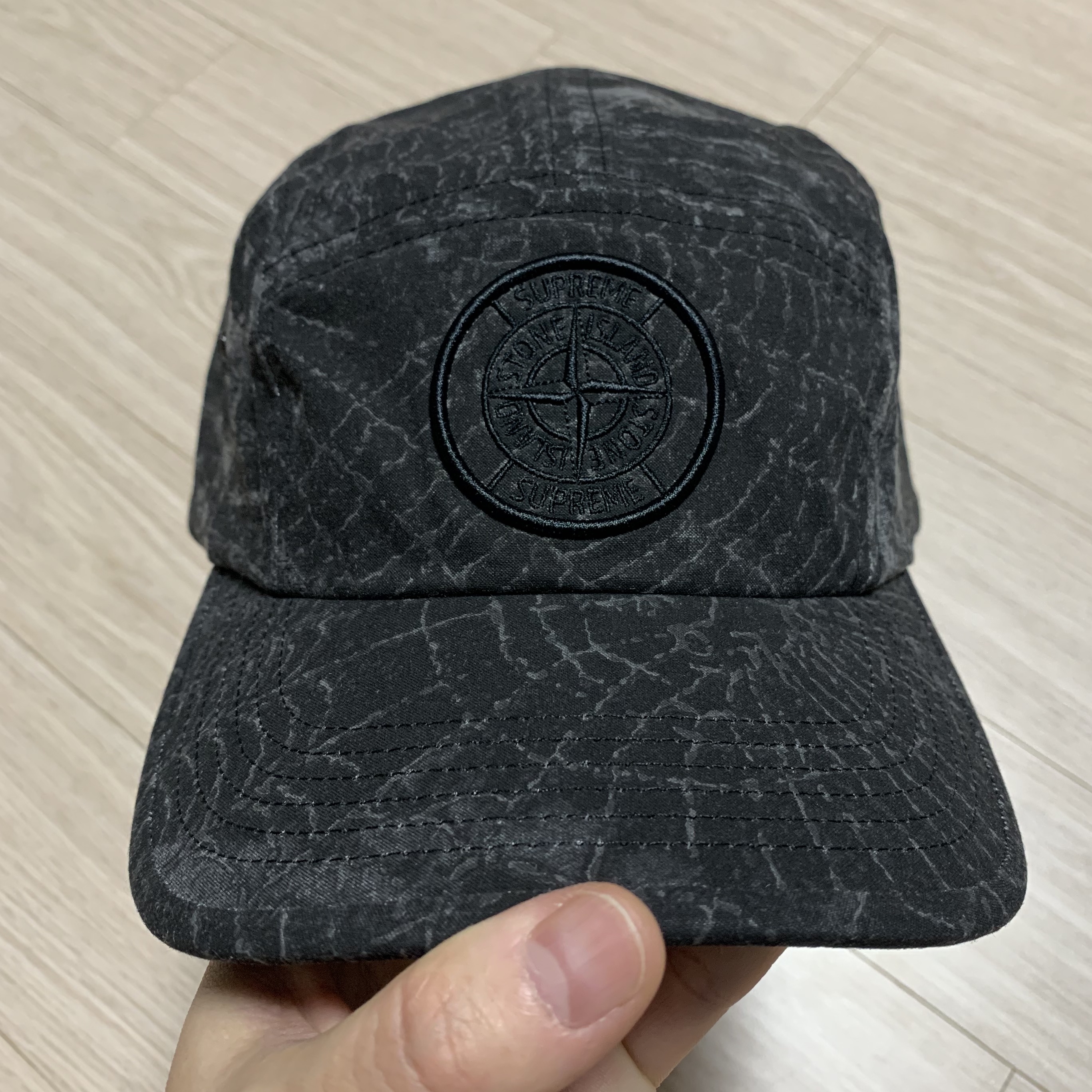 Supreme x Stone Island Camp Cap Black - 23FW 착용 스타일 - 3