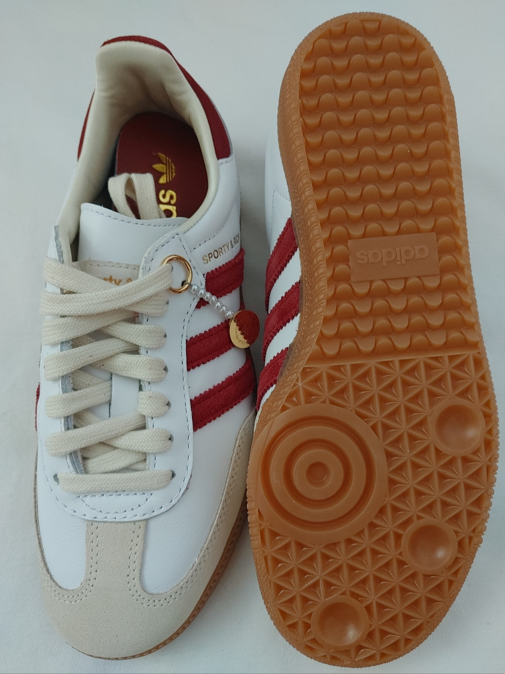 Adidas x Sporty & Rich Samba OG Cloud White Collegiate Burgundy 착용 스타일 - 2