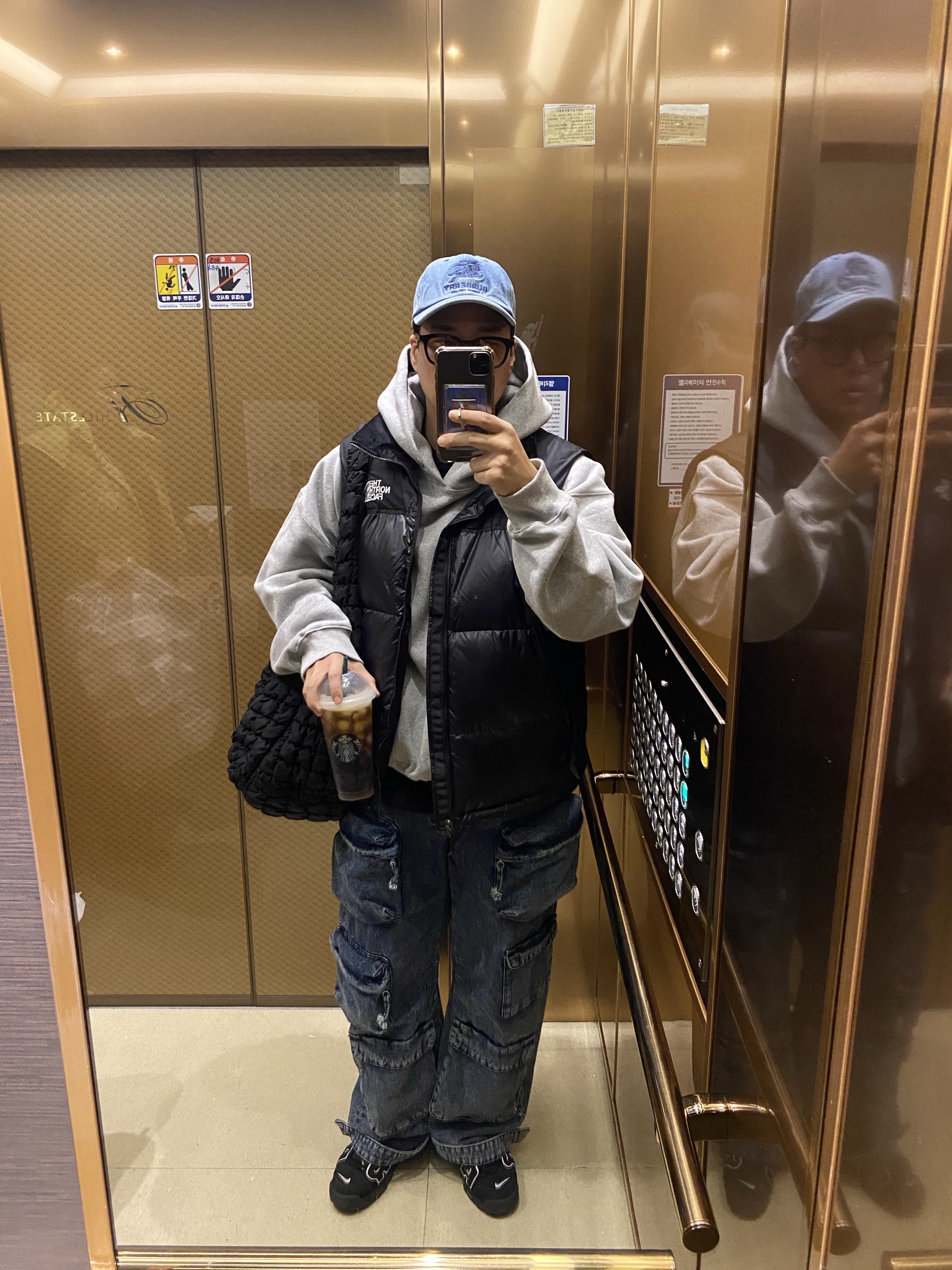 Supreme x Burberry Denim 6-Panel Washed Blue - 22SS, Nike Air More Uptempo Black White 2020 착용 스타일