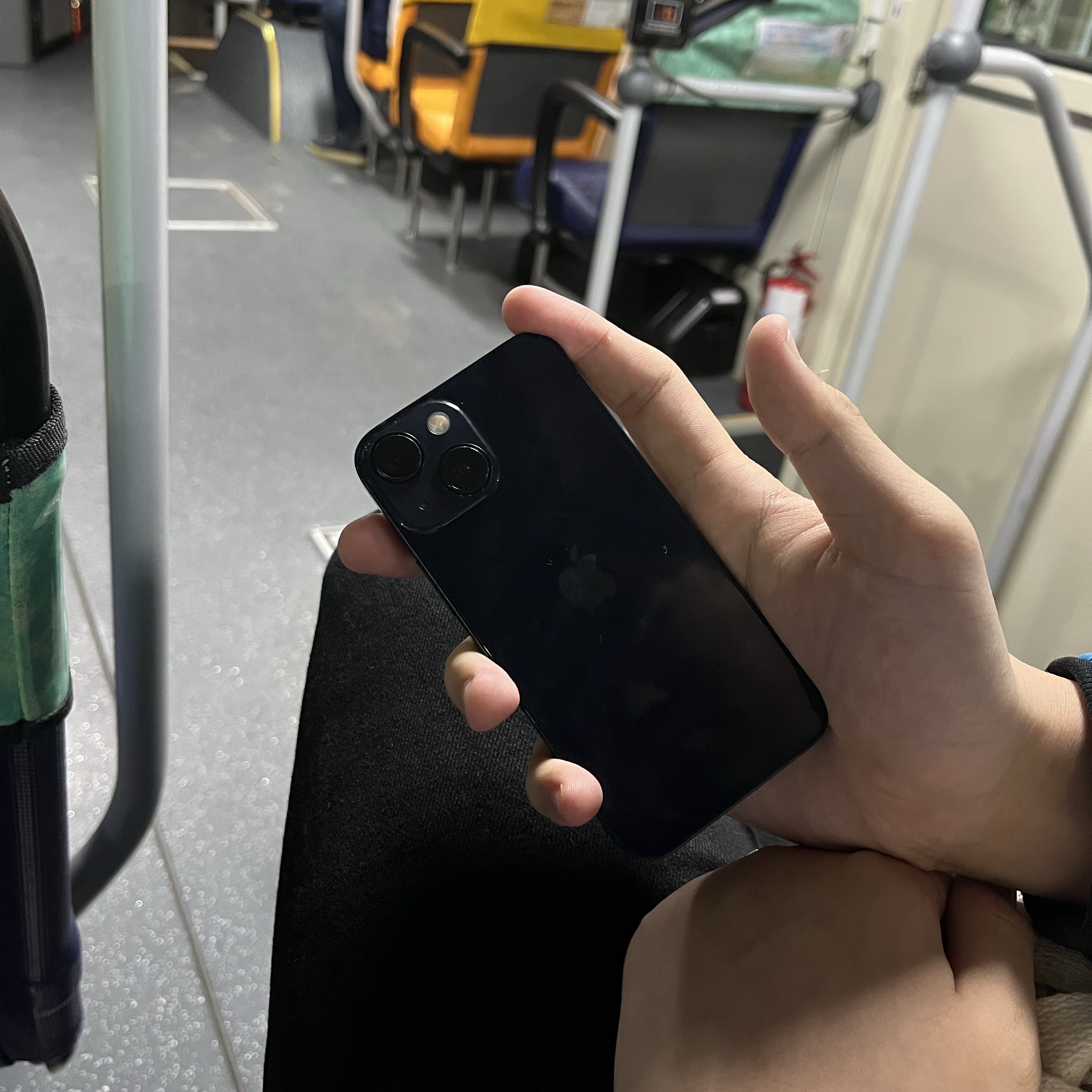 Apple iPhone 13 Mini 256GB Midnight (Korean Ver.) 착용 스타일