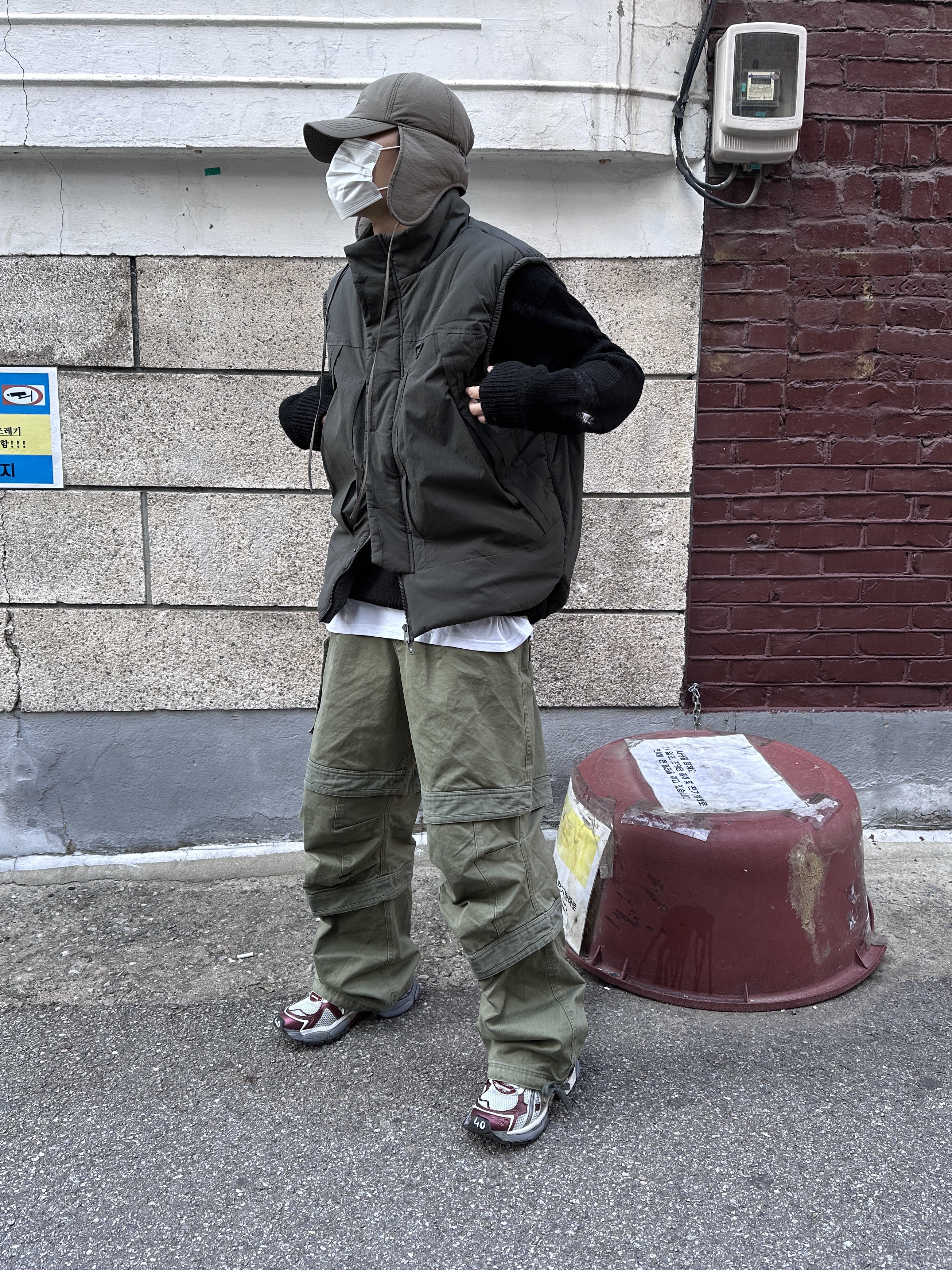 Farfromwhat Far Layered Work Pants Olive 착용 스타일 - 2