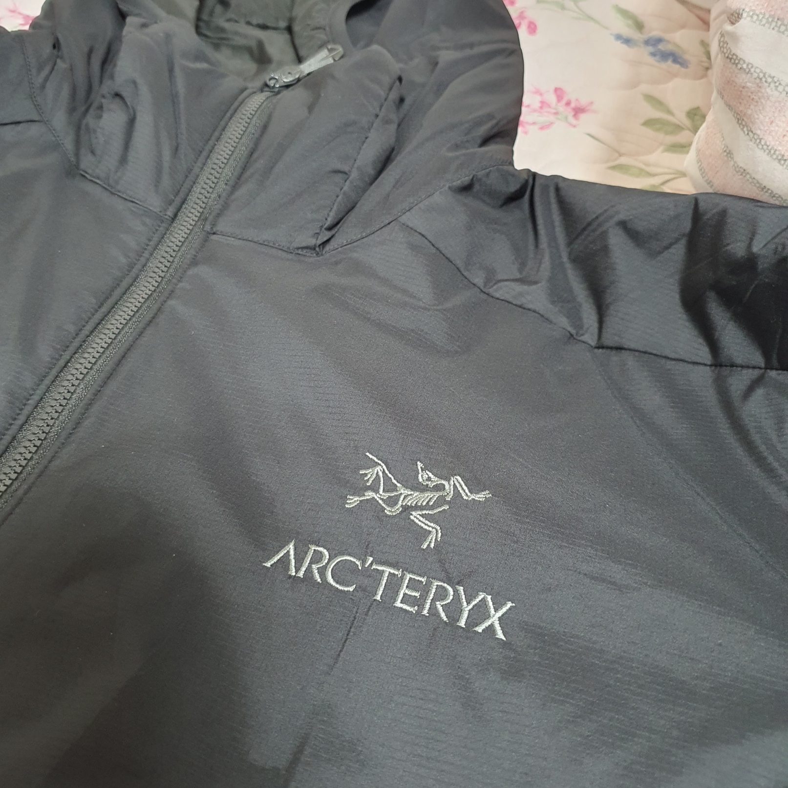 Arc'teryx Atom LT Hoody Black 착용 스타일