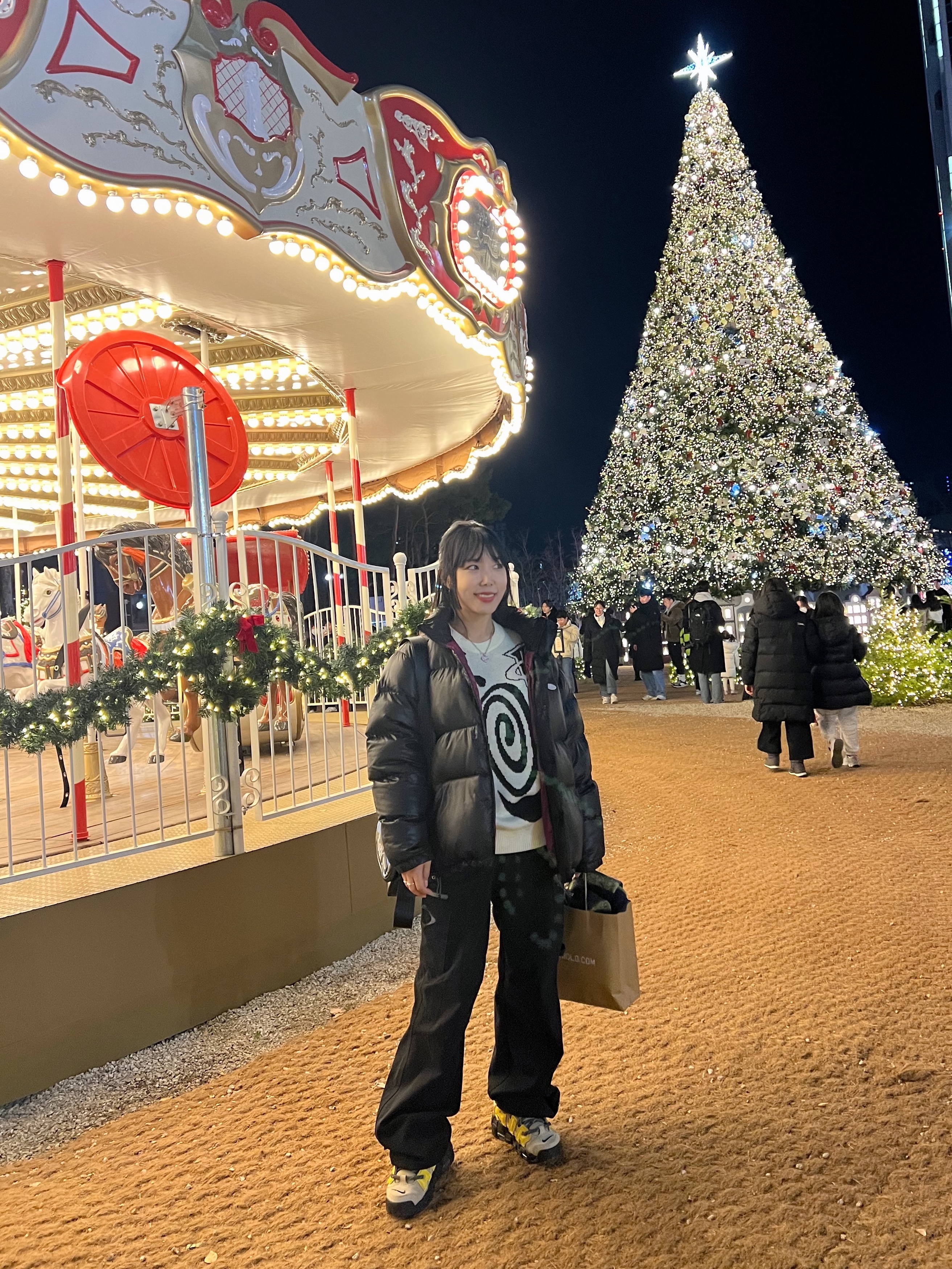 Nike x Stussy NRG LS Knit Sweater Fossil (DR2893-238), (W) Mischief Drawstring Pants Black 착용 스타일 - 1