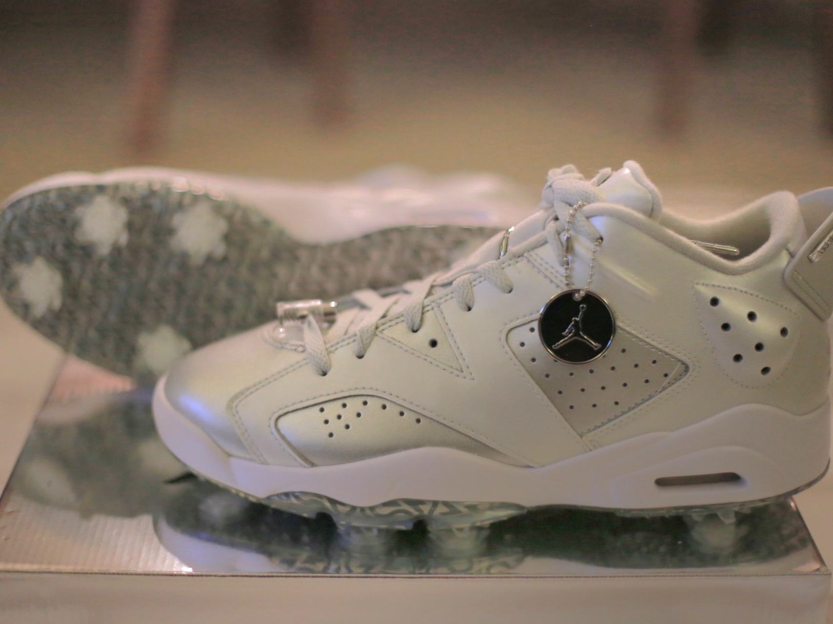 Jordan 6 Retro Golf NRG Photon Dust Metallic Silver 착용 스타일 - 4