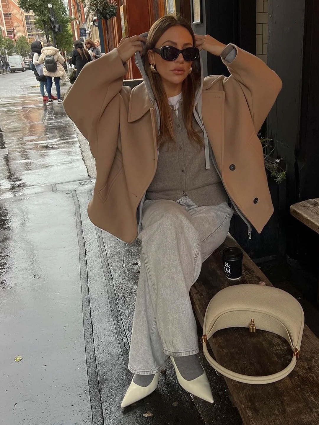 (W) Miu Miu Silk Socks Grey, (W) Miu Miu Silk Socks Anthracite Gray 착용 스타일 - 4