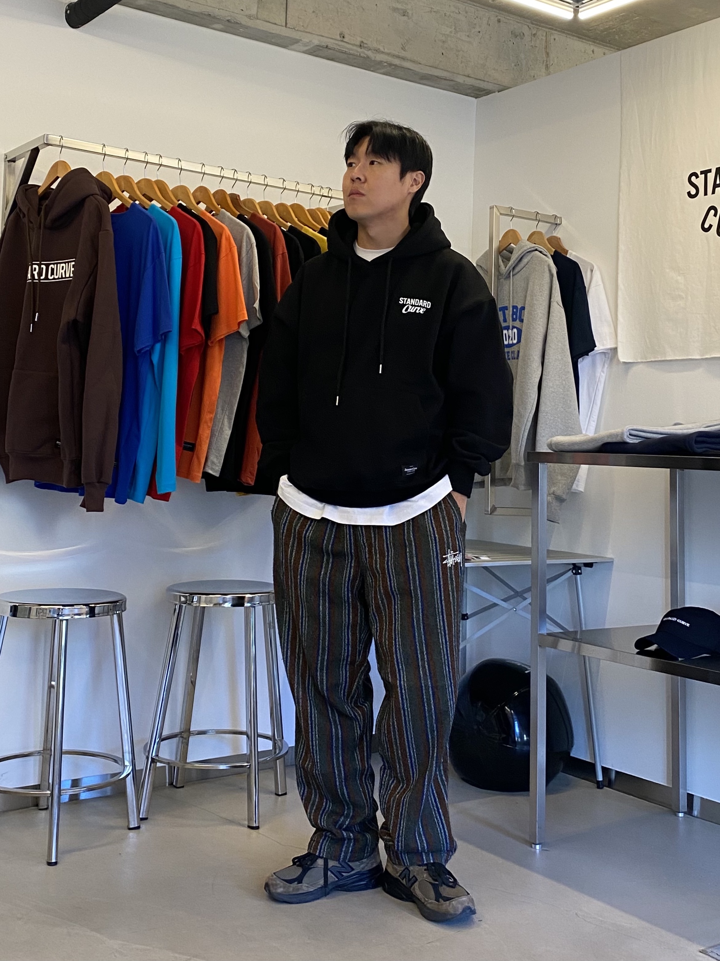 New Balance x JJJJound 990v3 Brown Black 착용 스타일 - 1