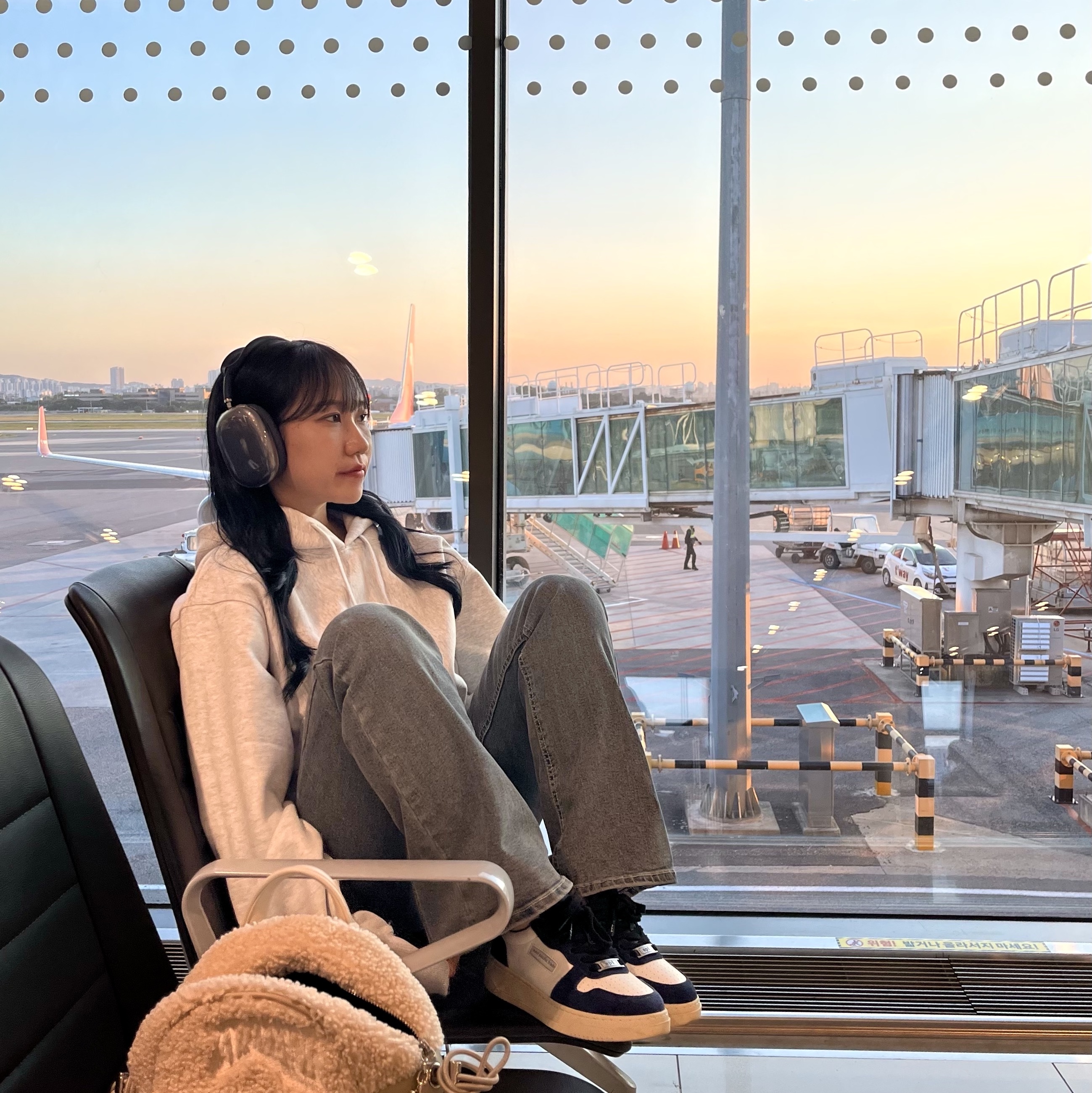 Apple AirPods Max Lightning Space Gray (Korean Ver.), Stussy Stock Logo Applique Hoodie Ash Heather White 착용 스타일 - 1
