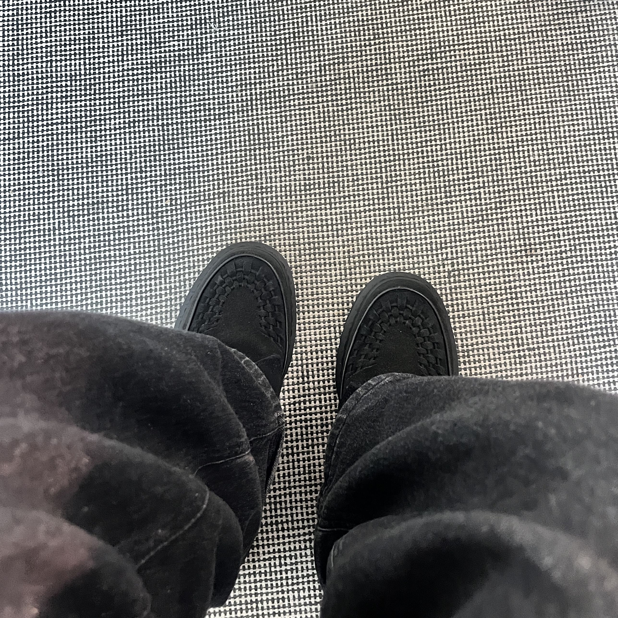 Dr. Martens x Supreme Ramsey Creeper Black 착용 스타일
