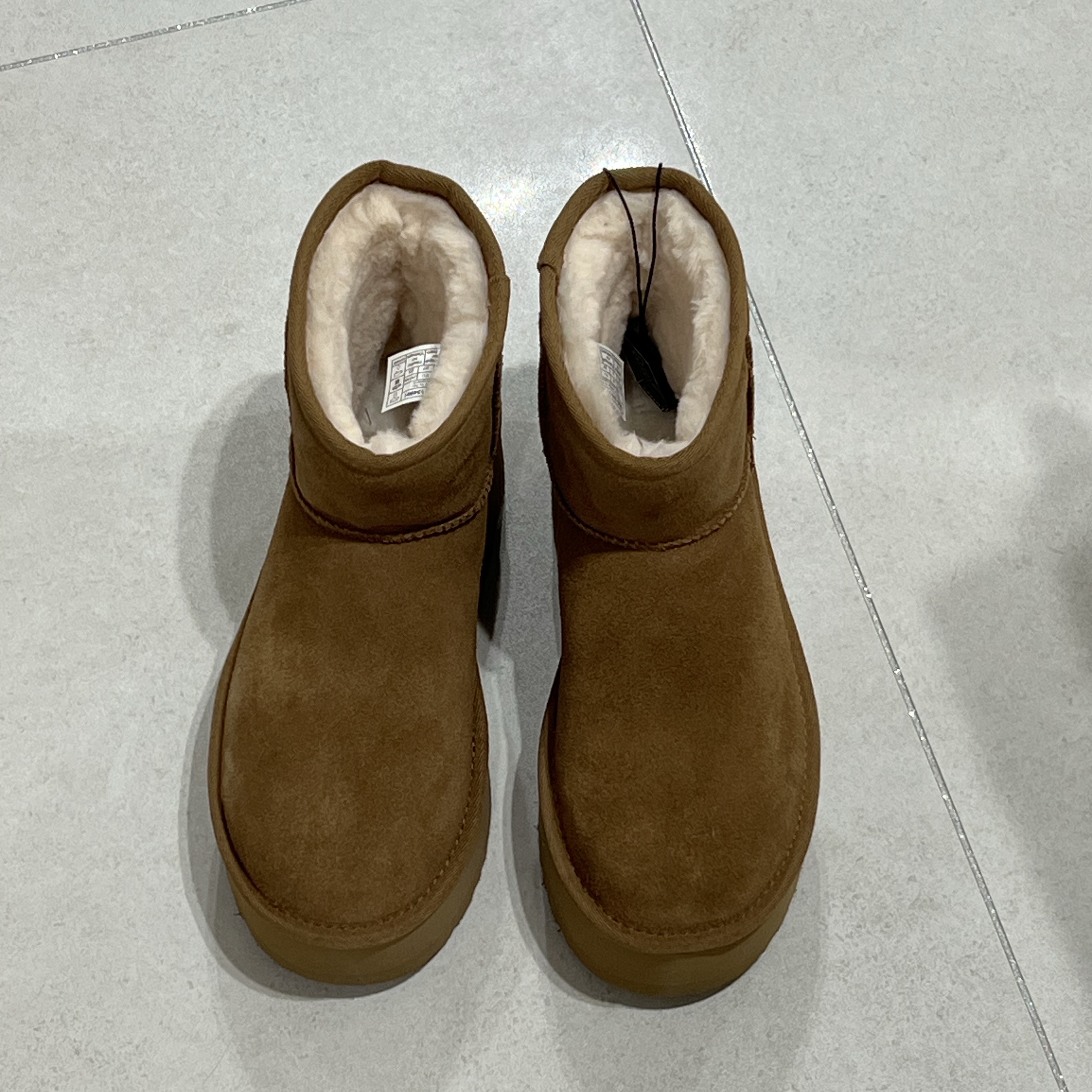 (W) UGG Classic Mini Platform Boots Chestnut 착용 스타일
