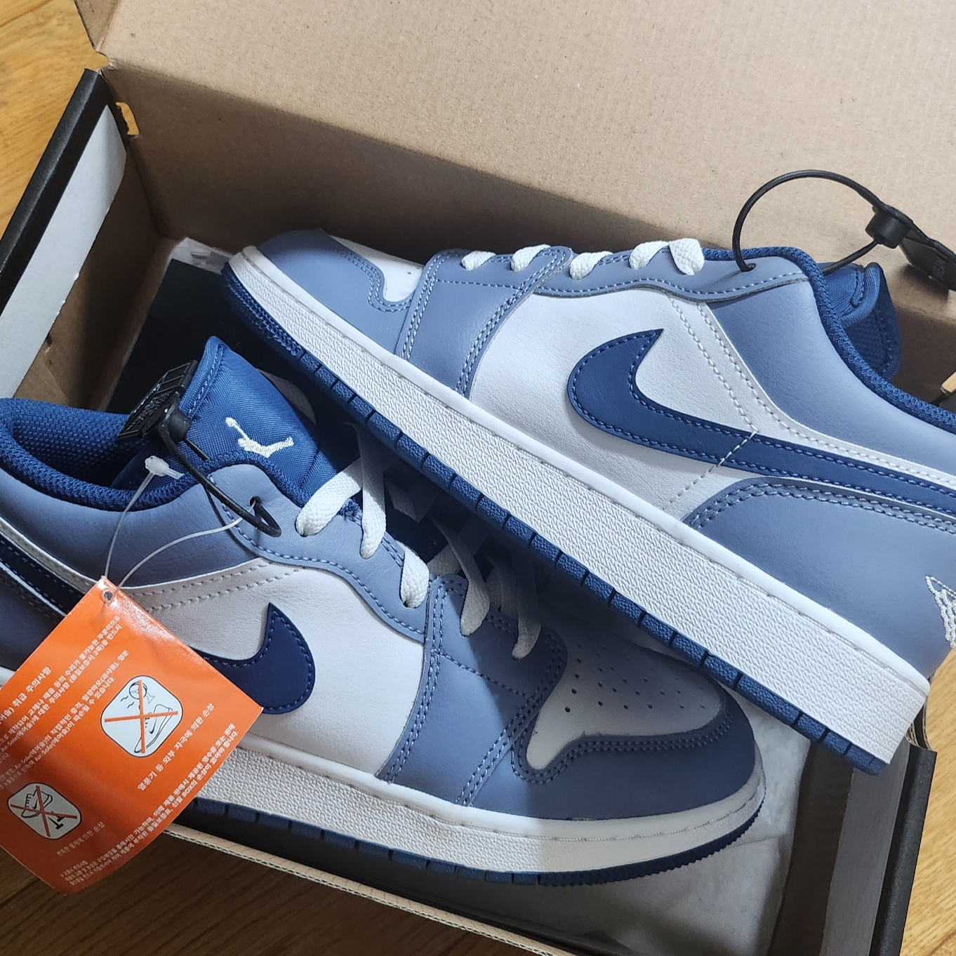 (GS) Jordan 1 Low SE Ashen Slate and Mystic Navy 착용 스타일 - 1
