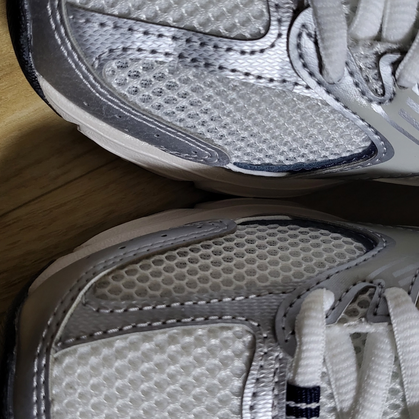 New Balance 530 Steel Grey 착용 스타일 - 1