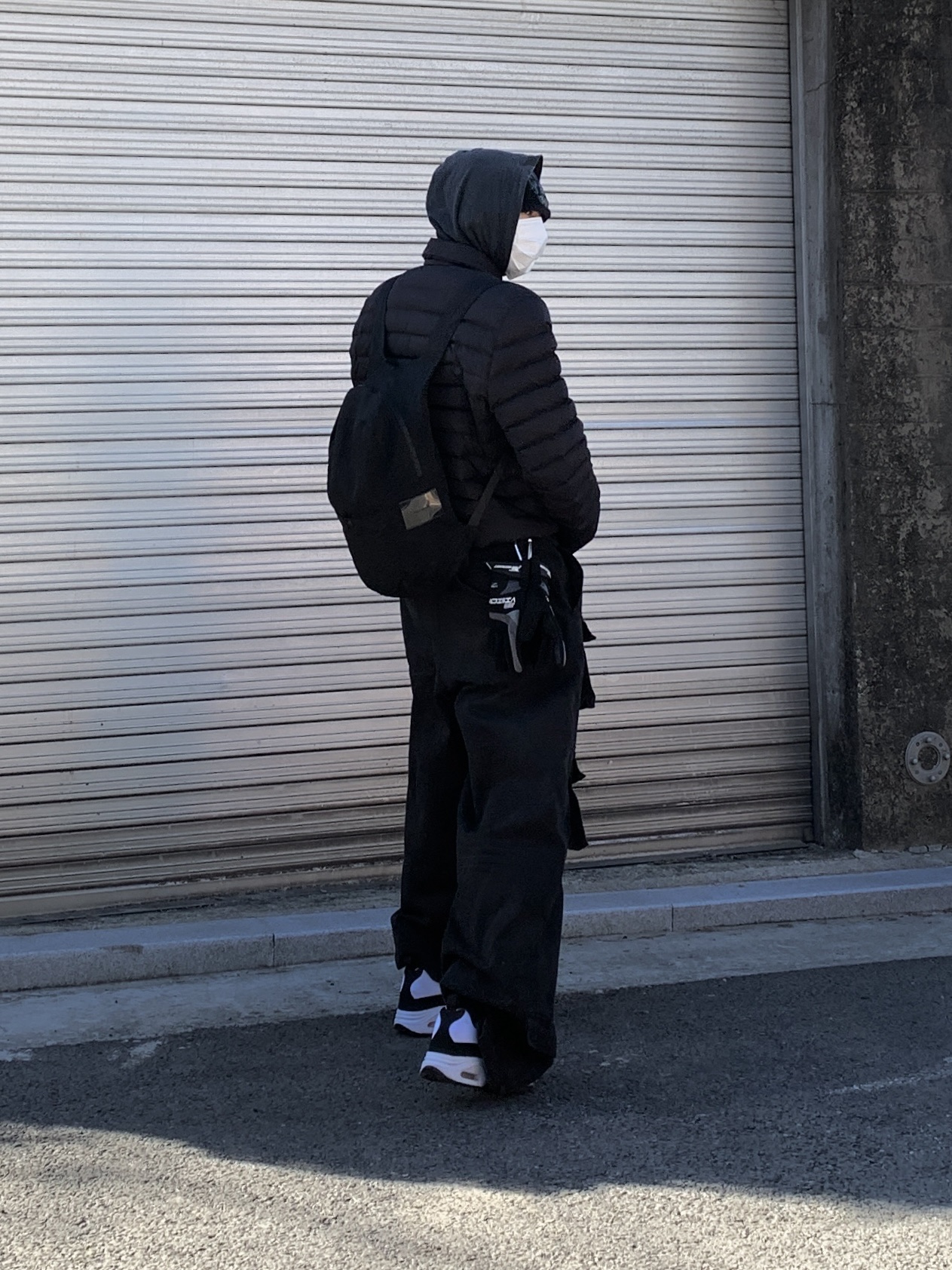 Nike x Comme des Garcons Homme Plus Air Max Sunder SP White Black, Our Legacy Slim Backpack Black Dense Liquid Nylon 착용 스타일 - 3