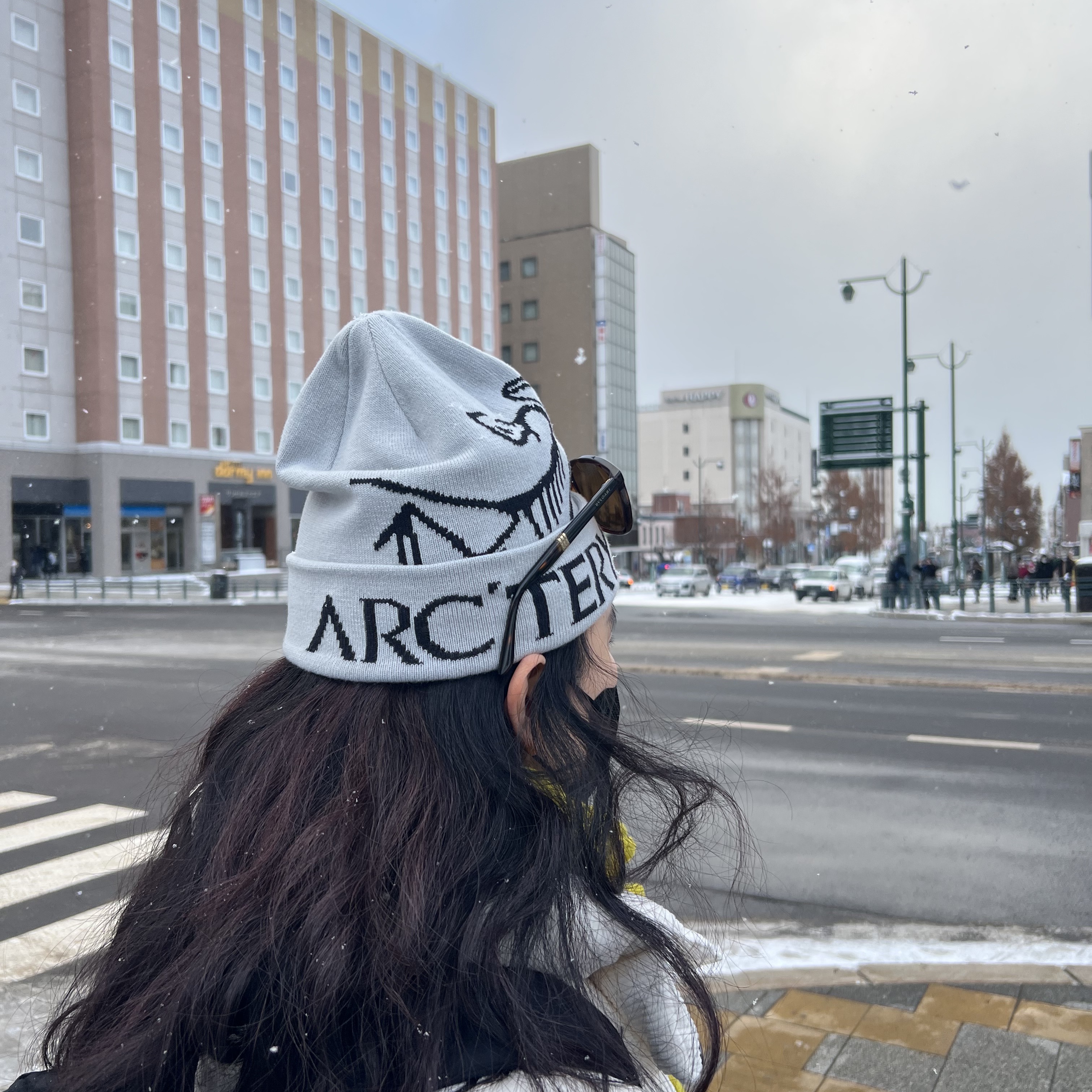 Arc'teryx Bird Word Toque Orca 착용 스타일 - 2