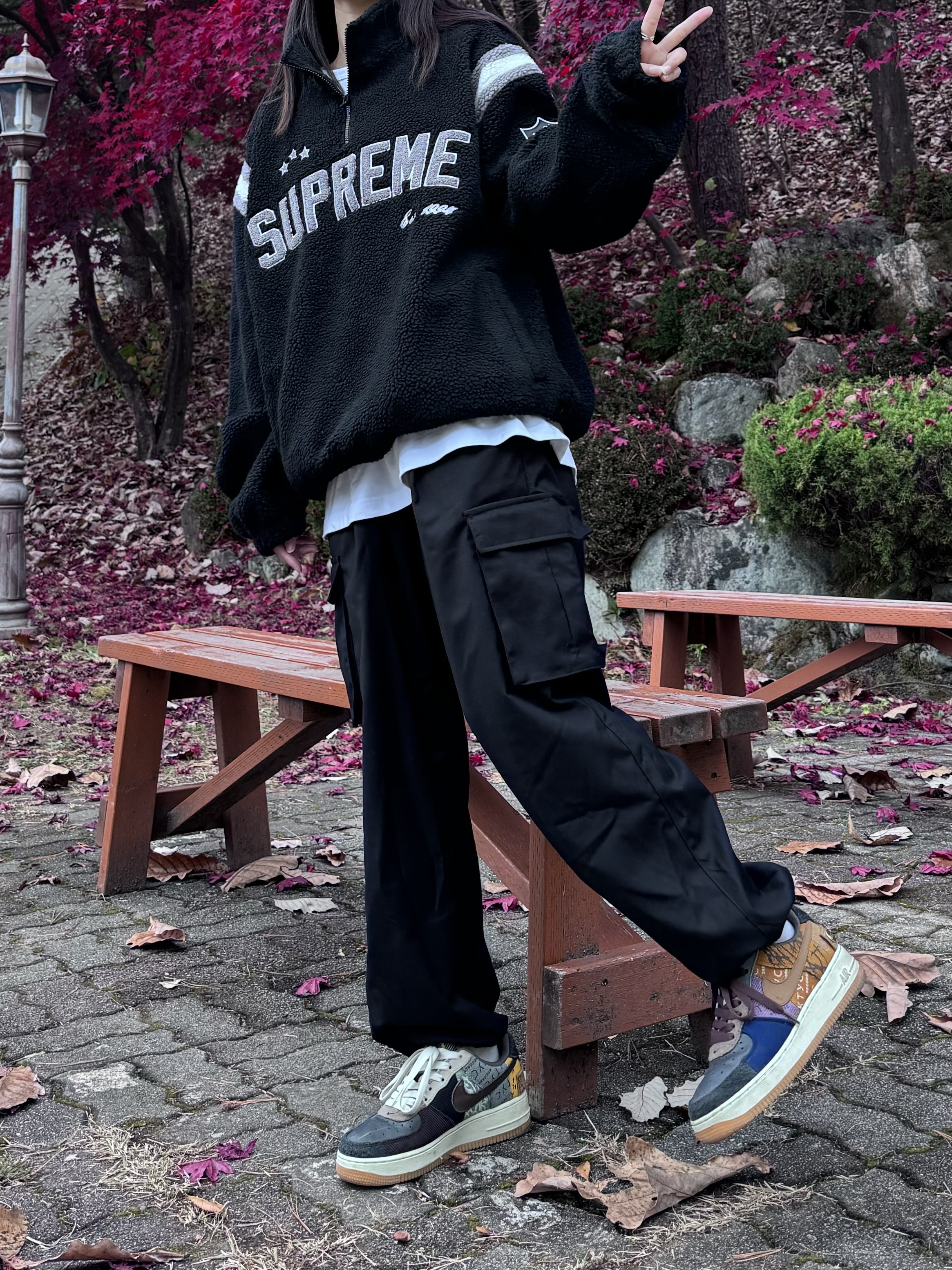 Supreme Arc Half Zip Fleece Pullover Black - 23FW, Nike x Travis Scott Air Force 1 Low Cactus Jack 착용 스타일 - 2