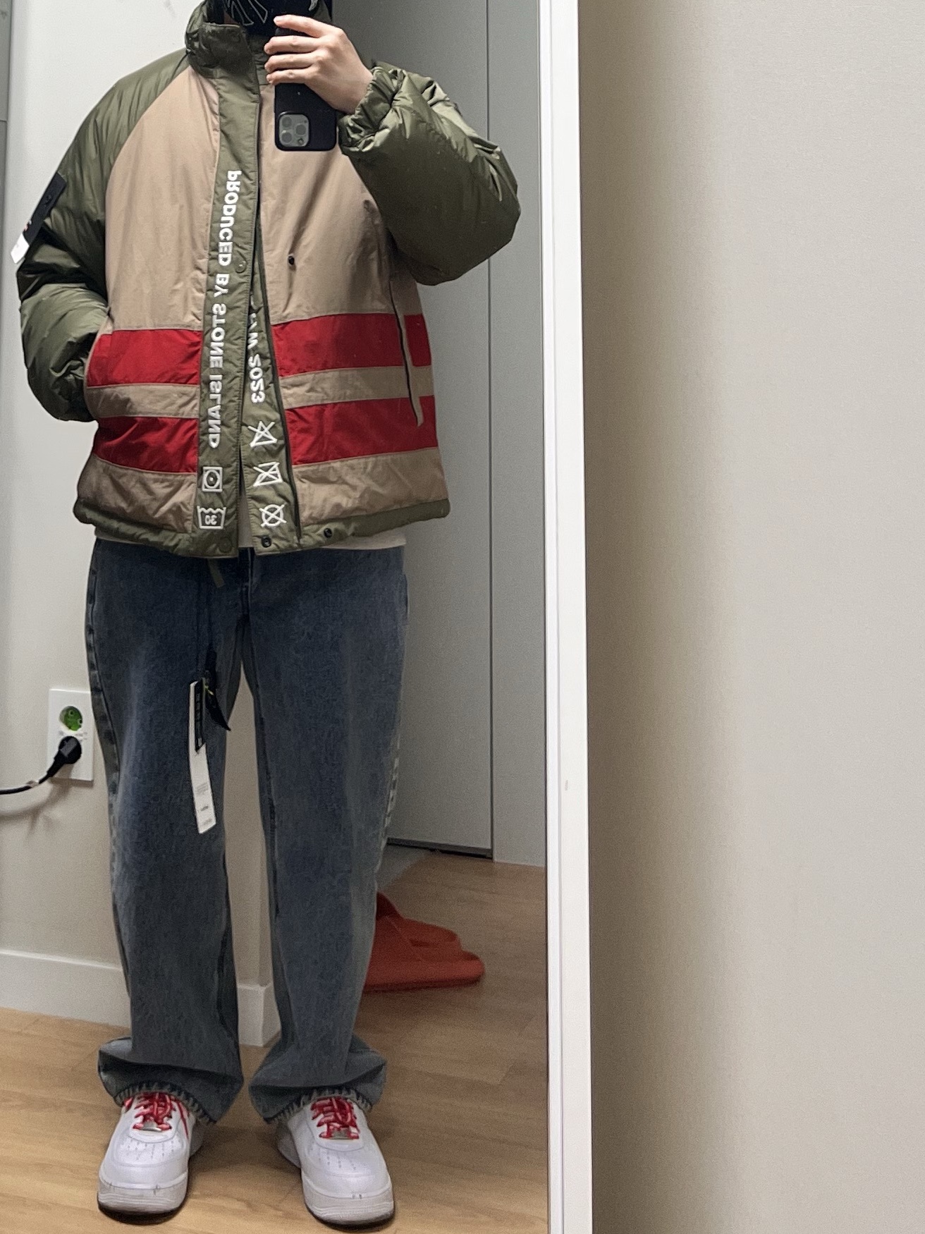 Supreme x Stone Island Reversible Down Puffer Jacket Olive - 23FW, Nike x Supreme Air Force 1 Low White 착용 스타일