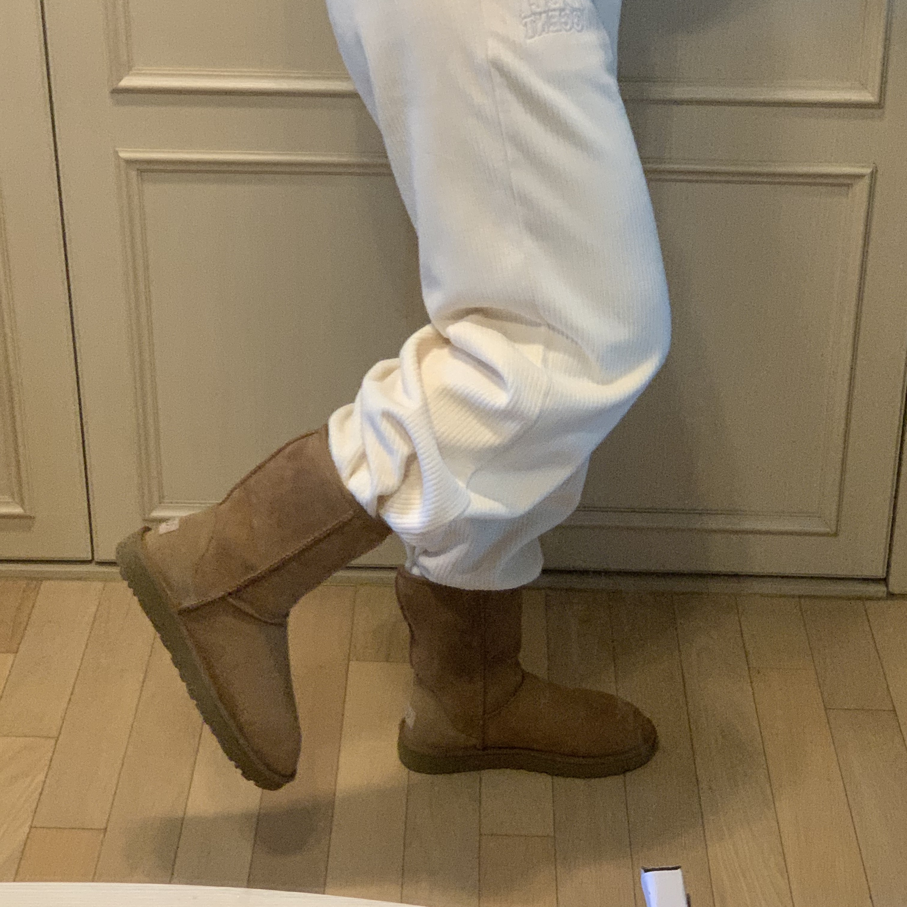 (W) UGG Classic Short II Boots Chestnut 착용 스타일
