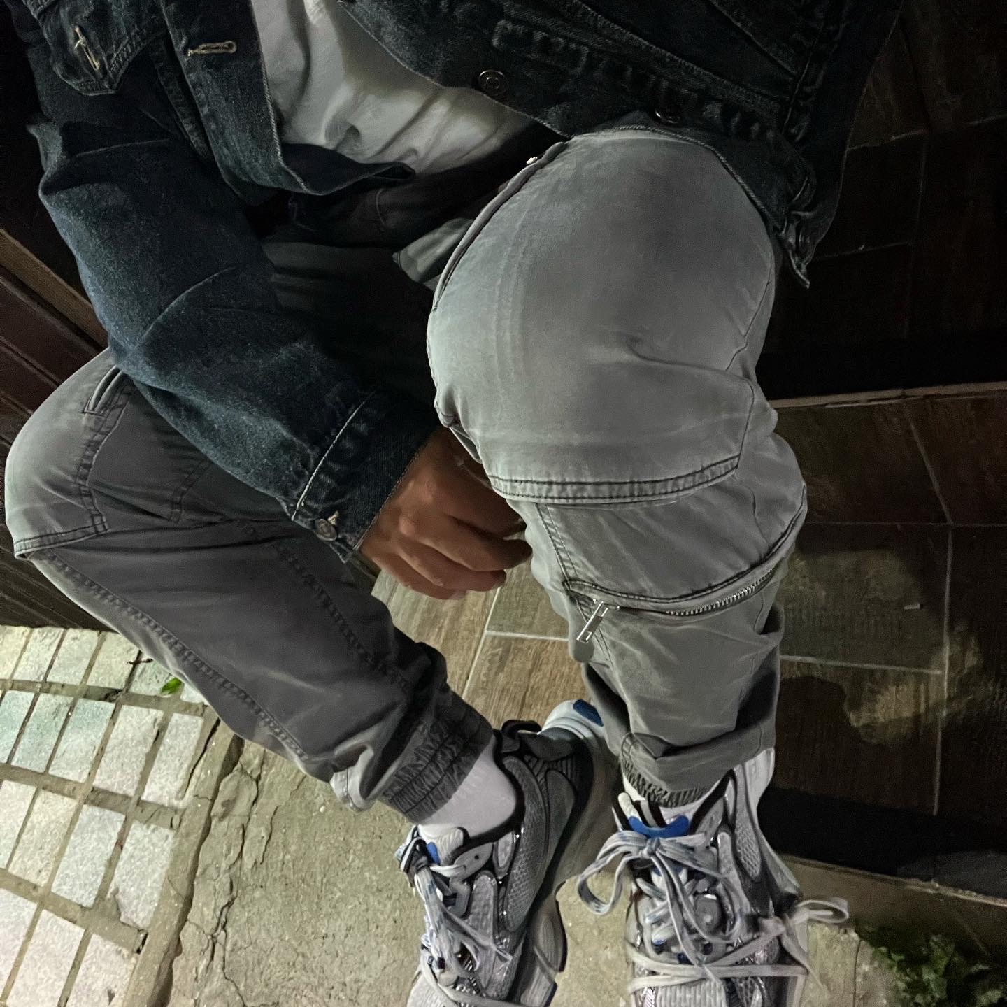 Balenciaga 3XL Sneakers Grey White Blue, Juun.J Woven Garment Dyeing Cargo Jogger Pants Grey - 22FW 착용 스타일 - 2