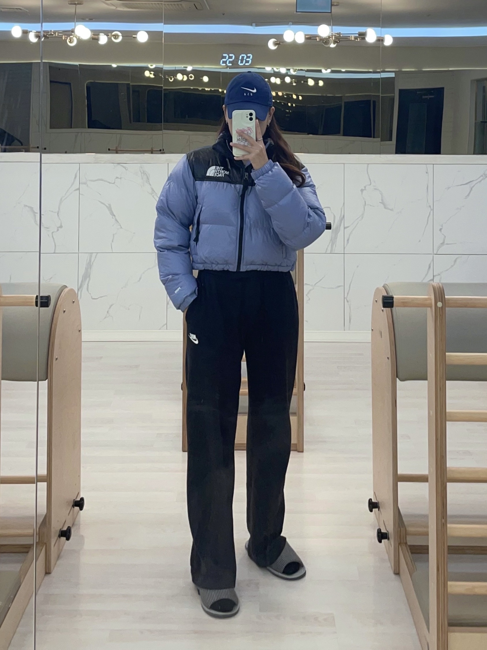(W) The North Face Nuptse Short Jacket Folk Blue, (W) Nike Club Fleece Pants Black - US/EU 착용 스타일 - 3