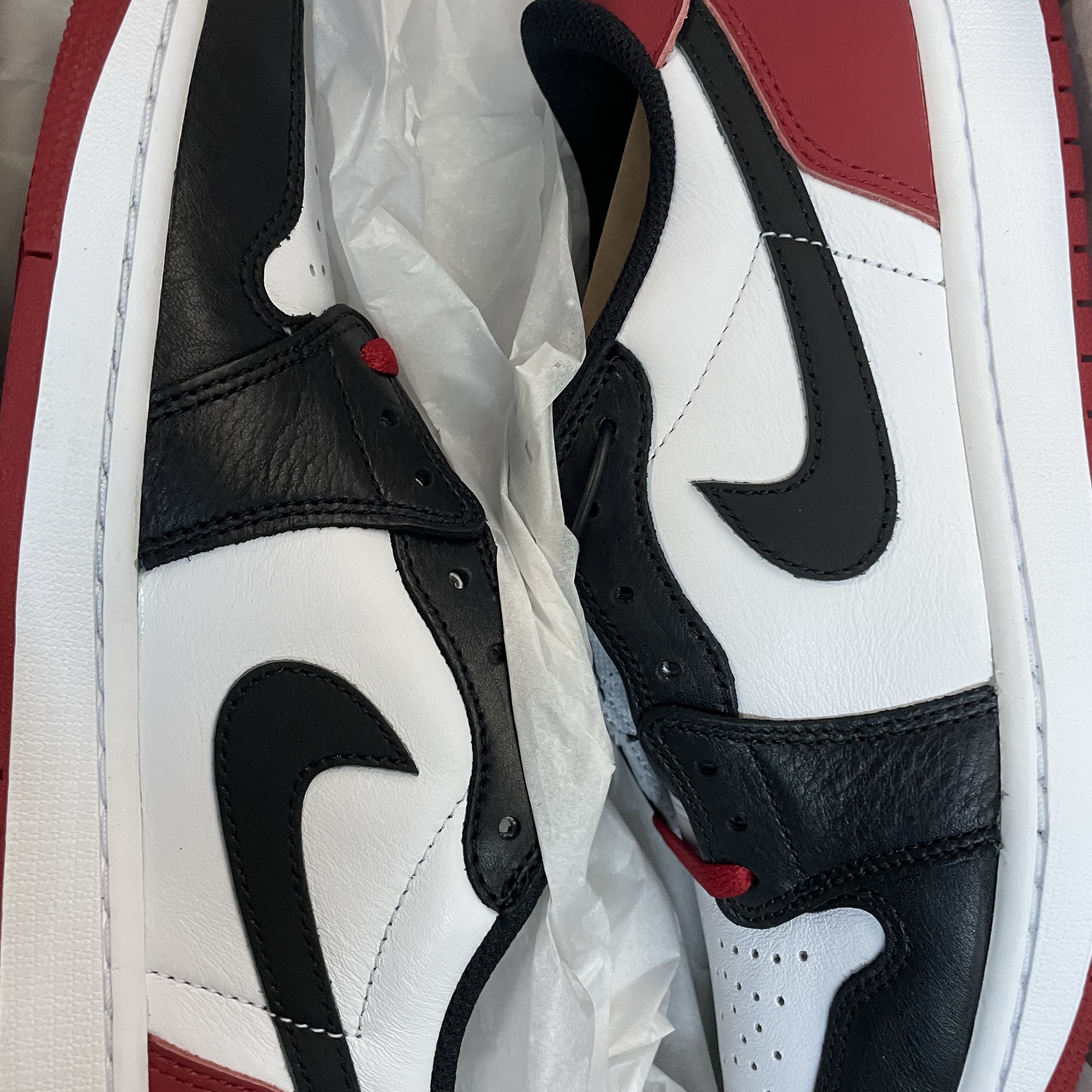 The North Face 1996 Eco Nuptse Jacket Real Black, Jordan 1 Retro Low OG Black Toe 착용 스타일 - 2