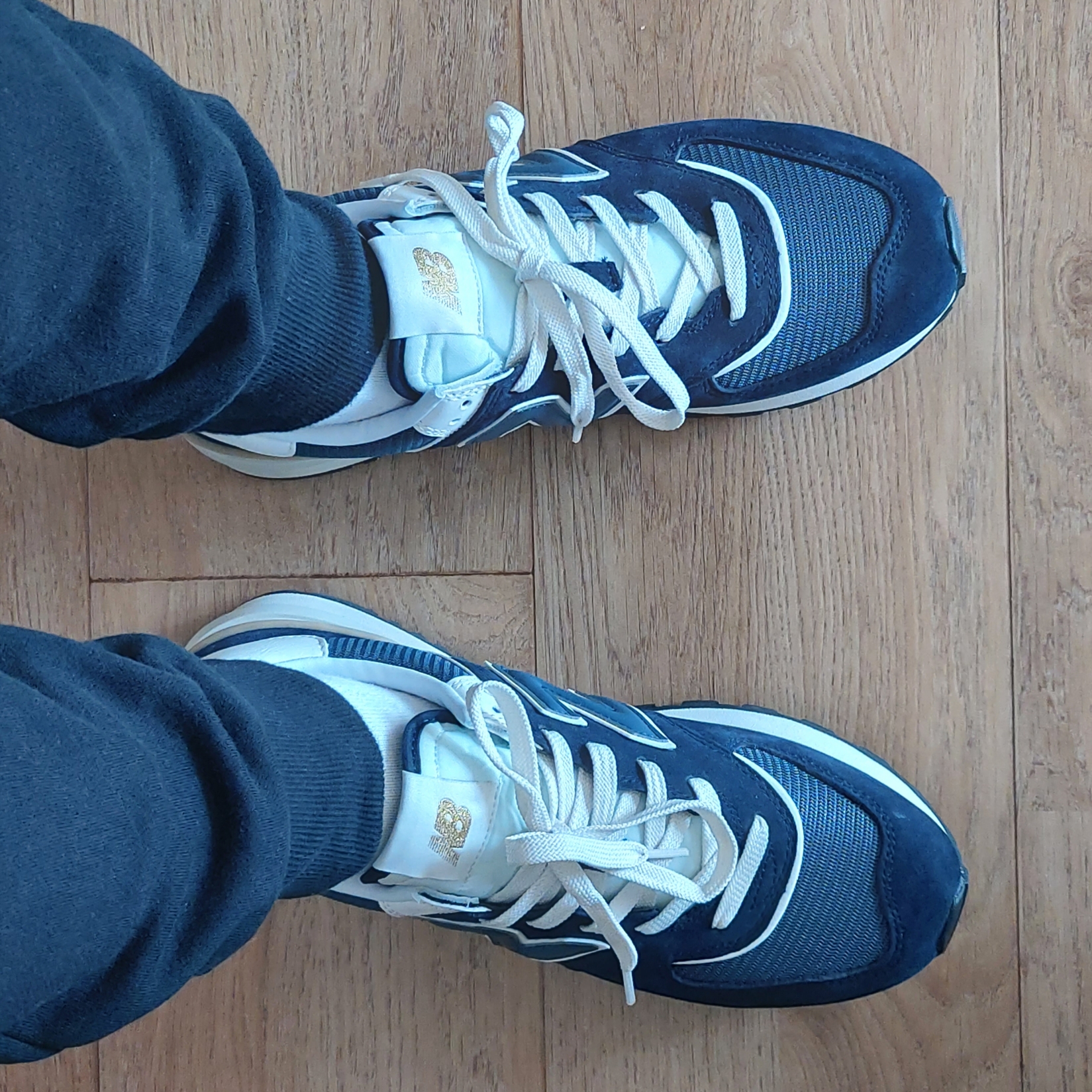 New Balance 574 Legacy Navy 착용 스타일
