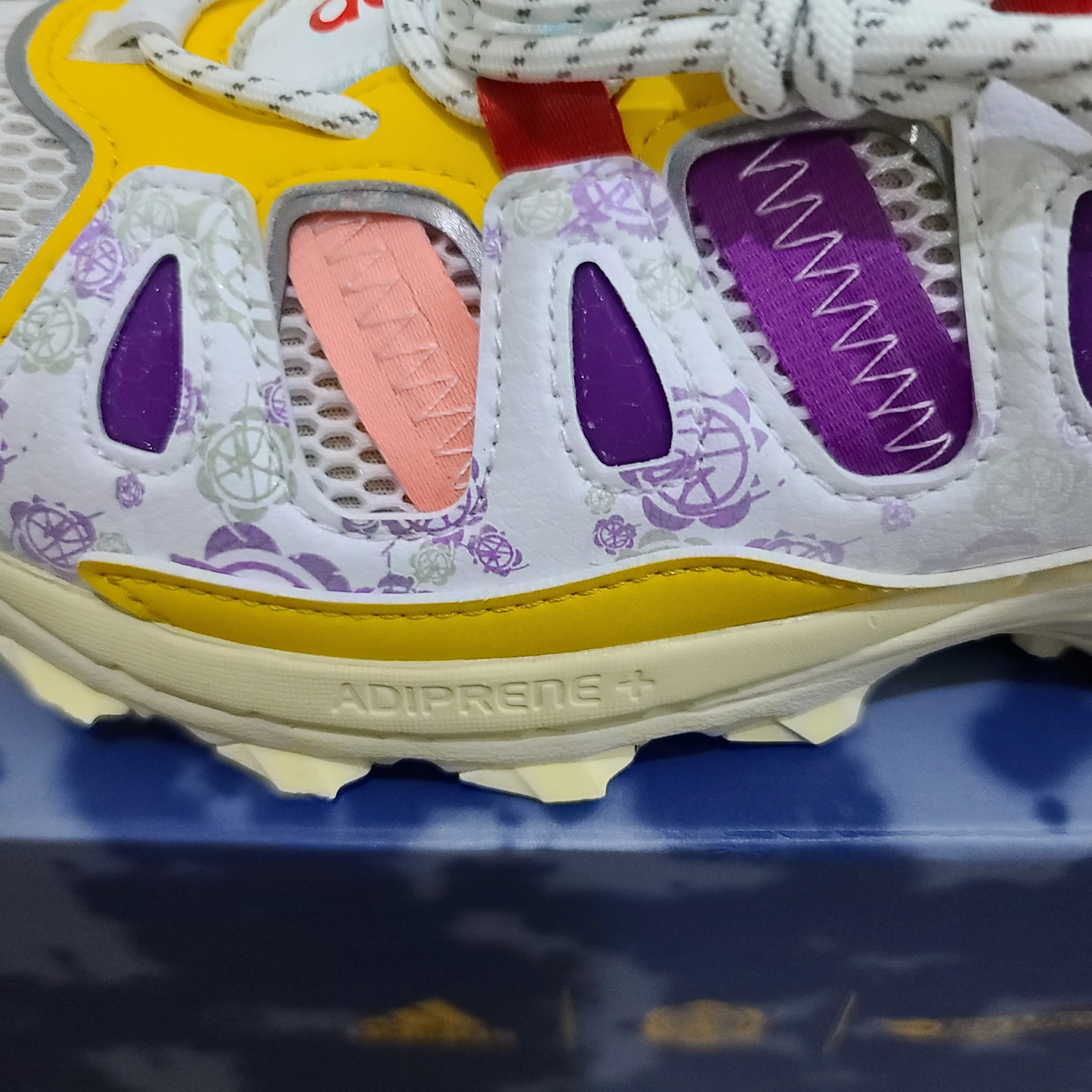 Adidas x Sean Wotherspoon x Hot Wheels Superturf Adventure White Bold Gold 착용 스타일 - 10