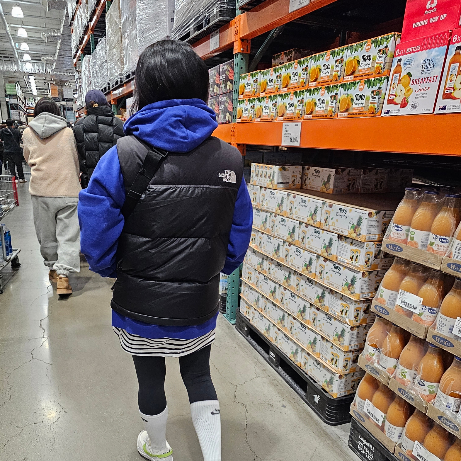 The North Face 1996 Retro Nuptse Vest Black 착용 스타일