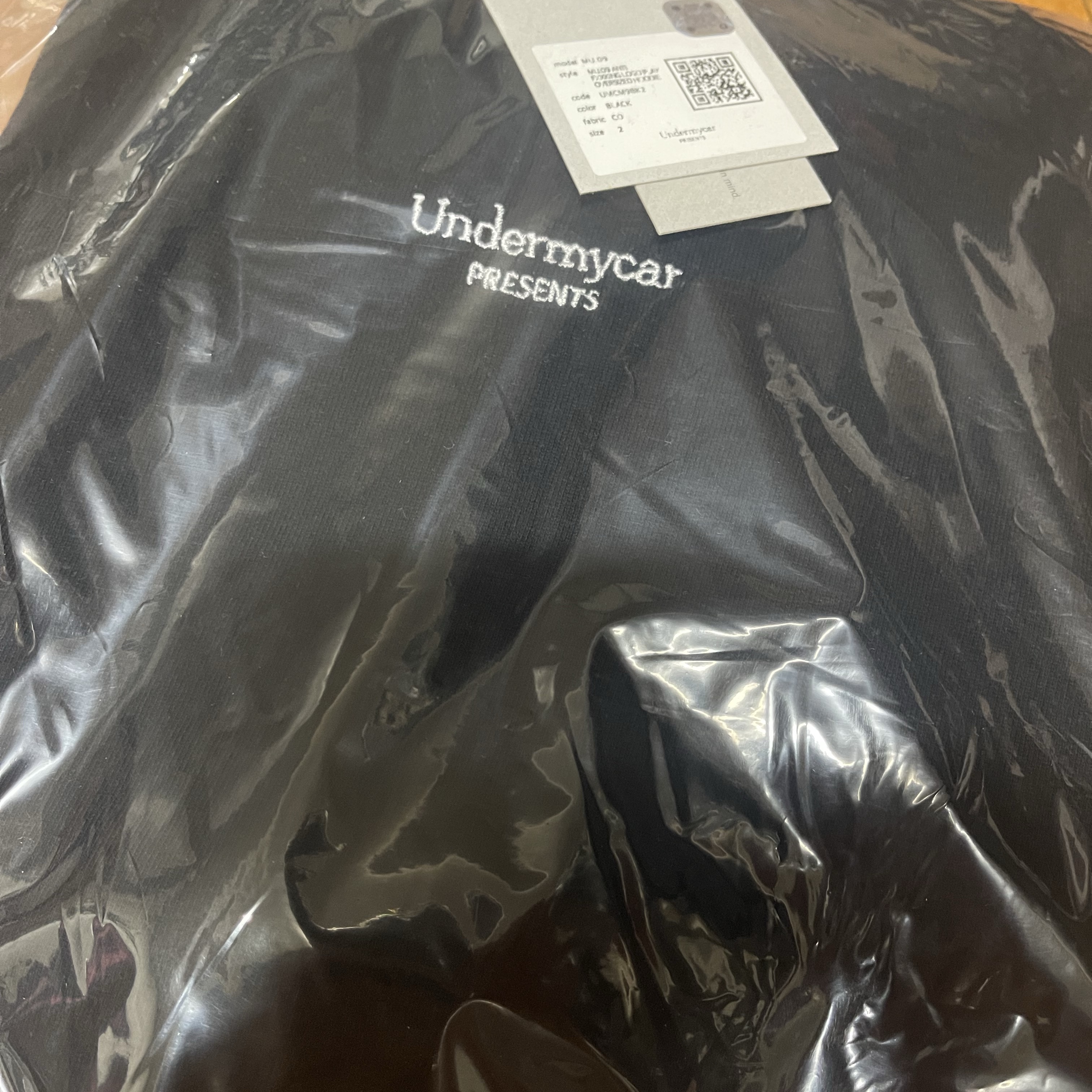Undermycar Mu.09 Anti Fxxking Logo Play Oversized Hoodie Black 착용 스타일