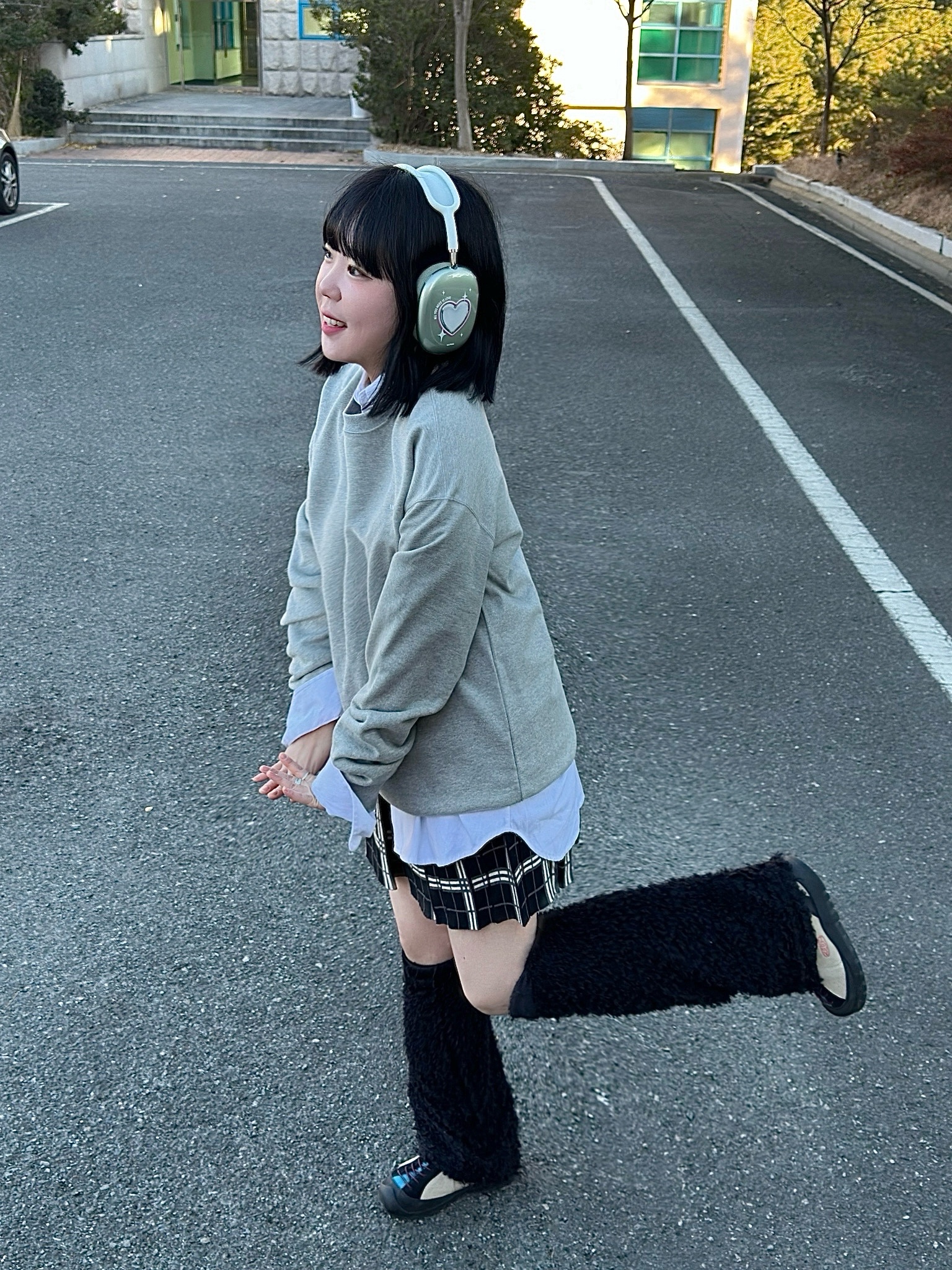 (W) Keen Jasper Rocks SP Sneakers Beige, Apple AirPods Max Lightning Green (Korean Ver.) 착용 스타일 - 3