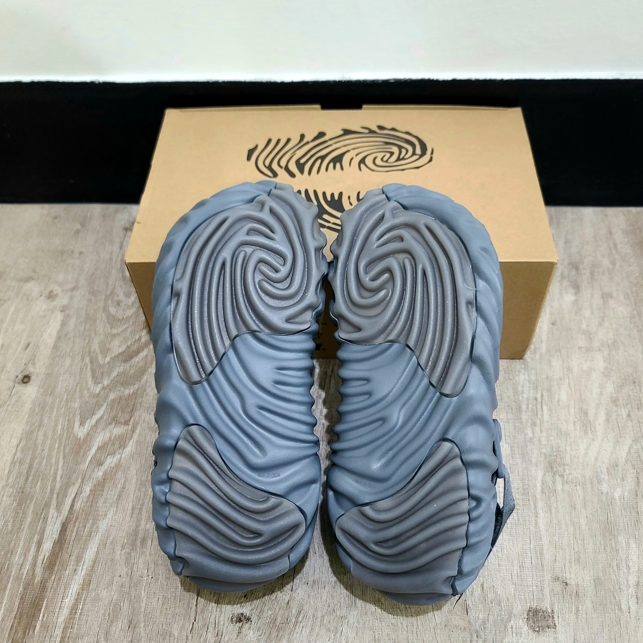 Crocs x Salehe Bembury Pollex Clog Niagara 착용 스타일 - 4