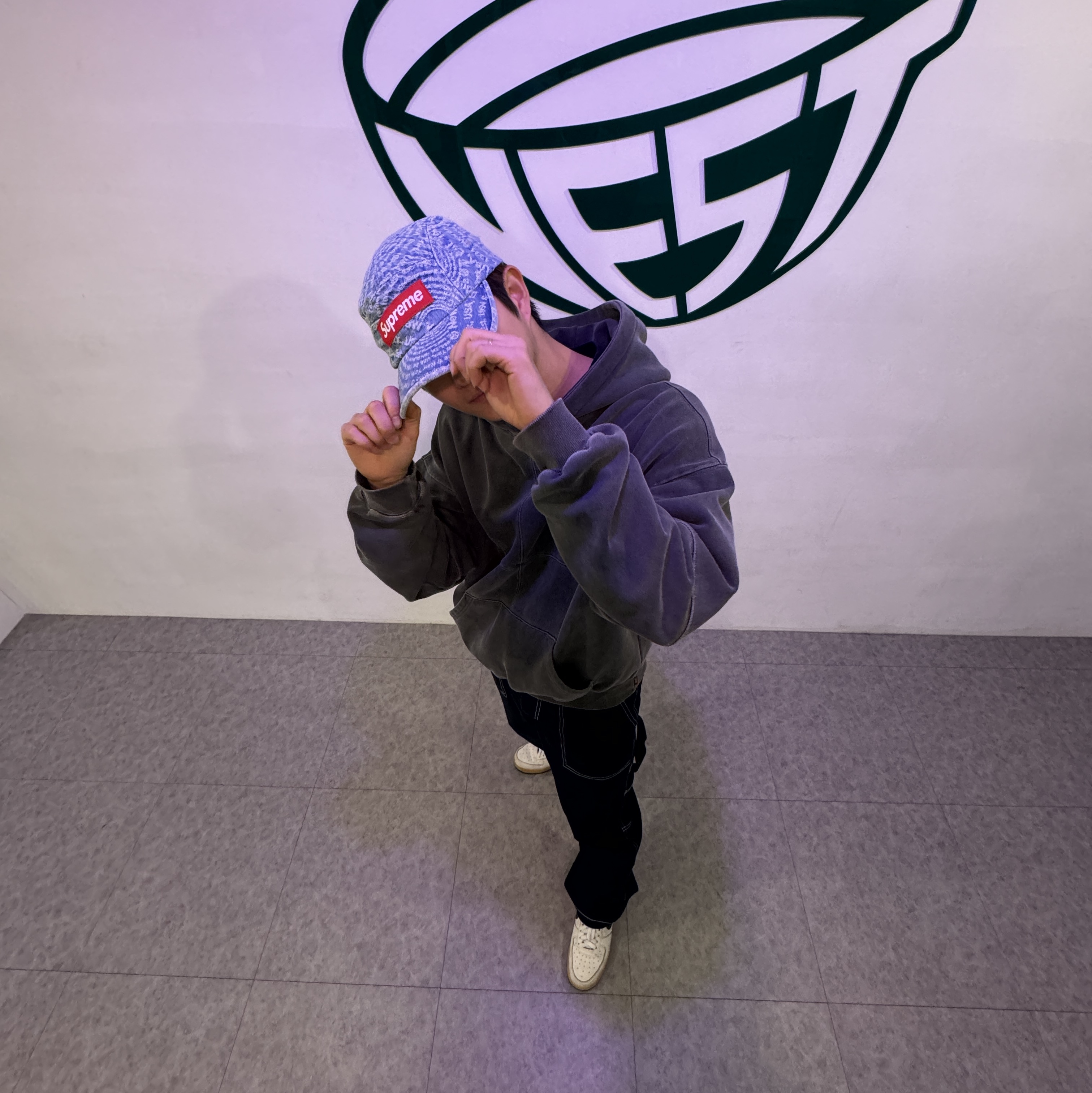 Supreme Circles Jacquard Denim Camp Cap Blue - 21FW, IAB Studio Pigment Hoodie & Sack Black 착용 스타일