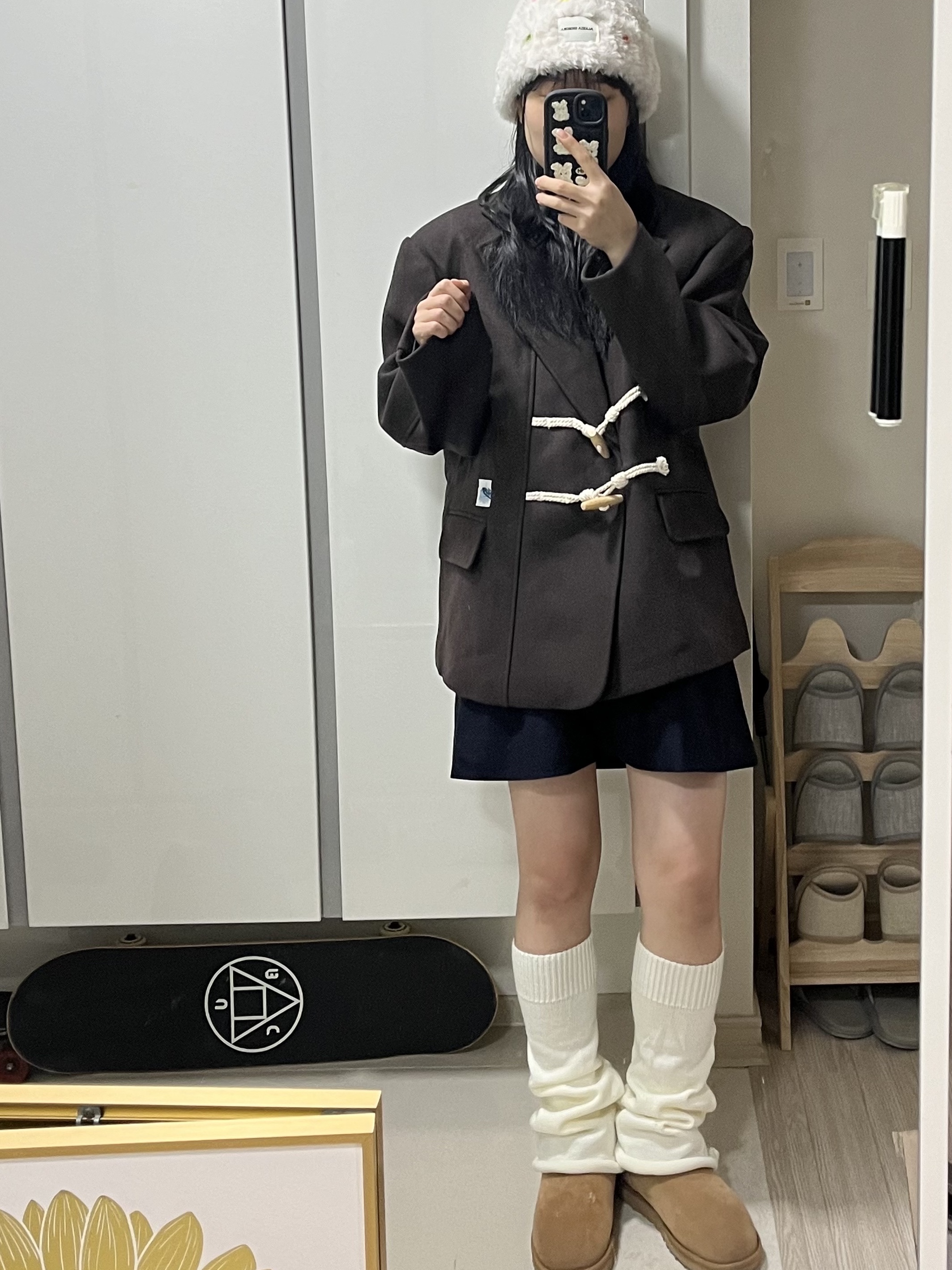 (W) UGG Classic Ultra Mini Boots Chestnut 착용 스타일 - 1