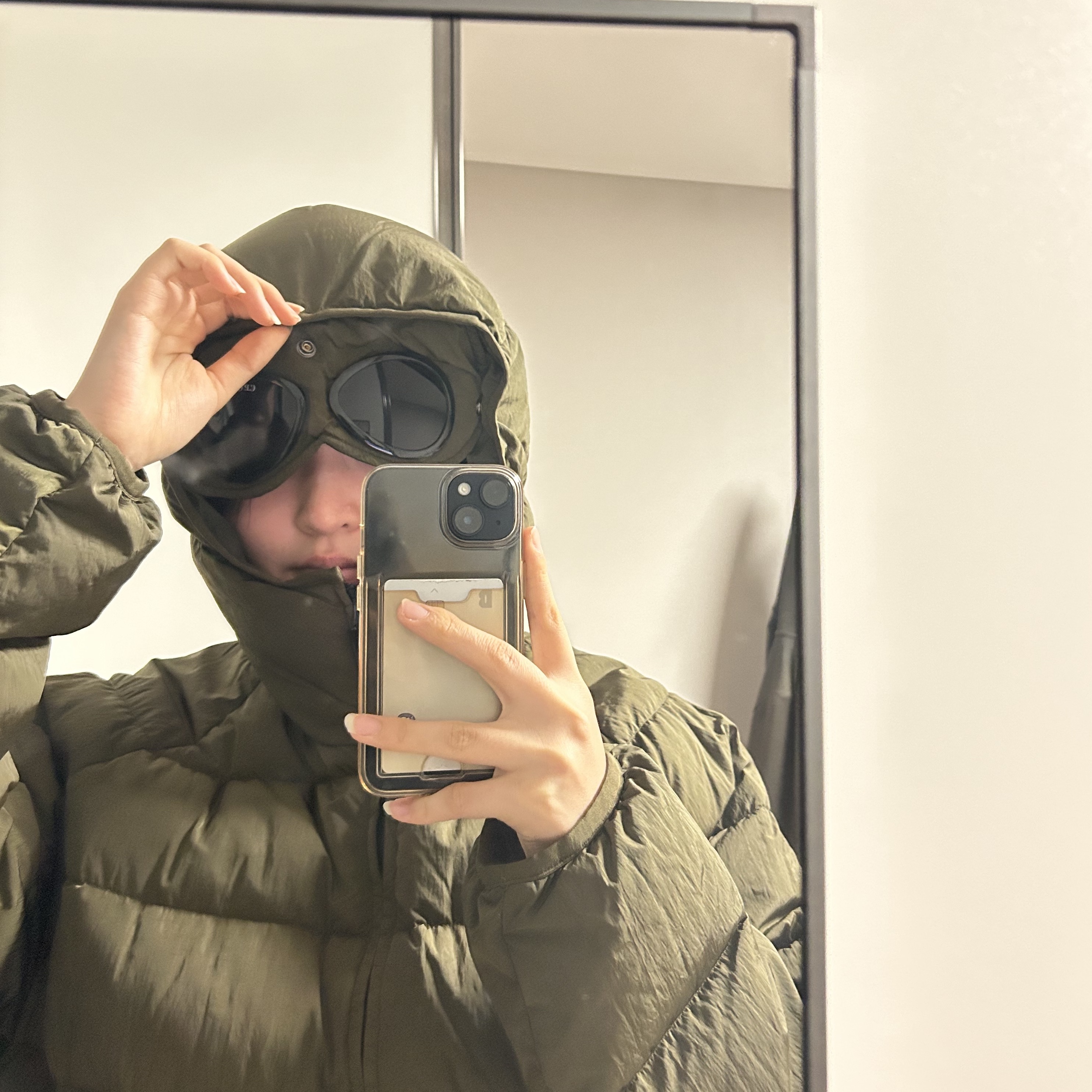 C.P. Company Eco-Chrome R Hooded Down Goggle Jacket Thyme Green - 22FW 착용 스타일